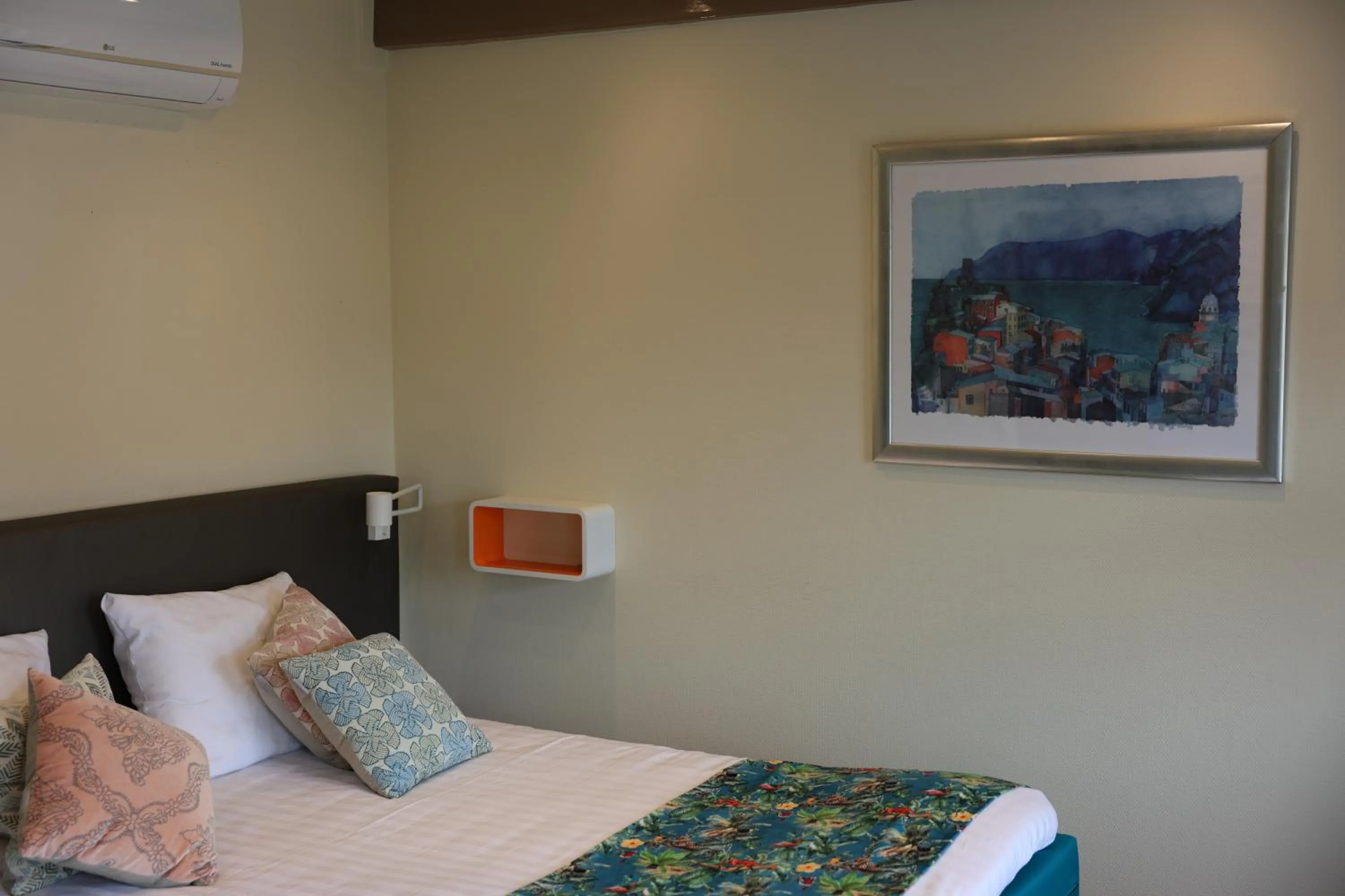 Bed in B & B Marrum Hotel Marrum