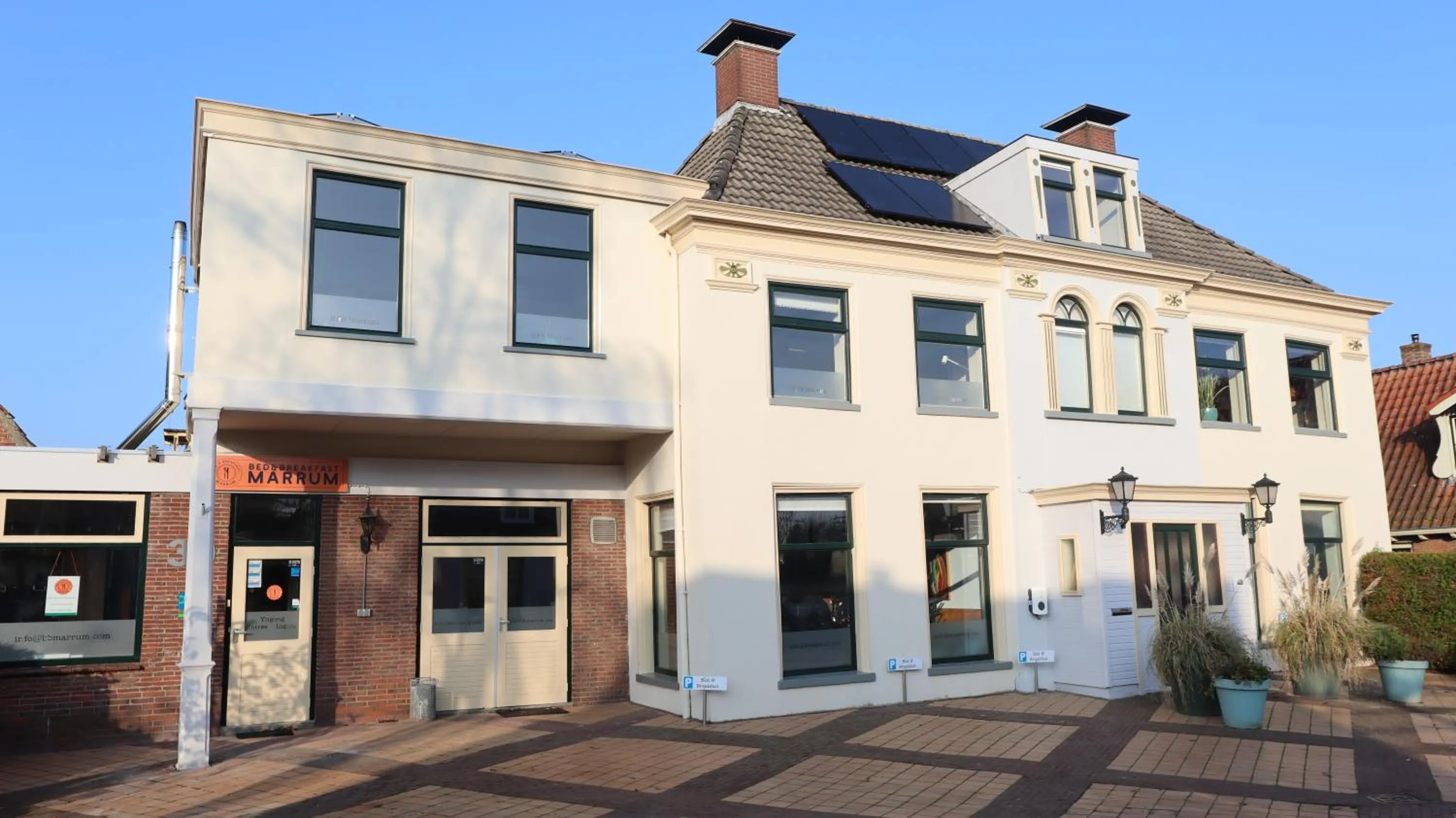 Property building in B & B Marrum Hotel Marrum