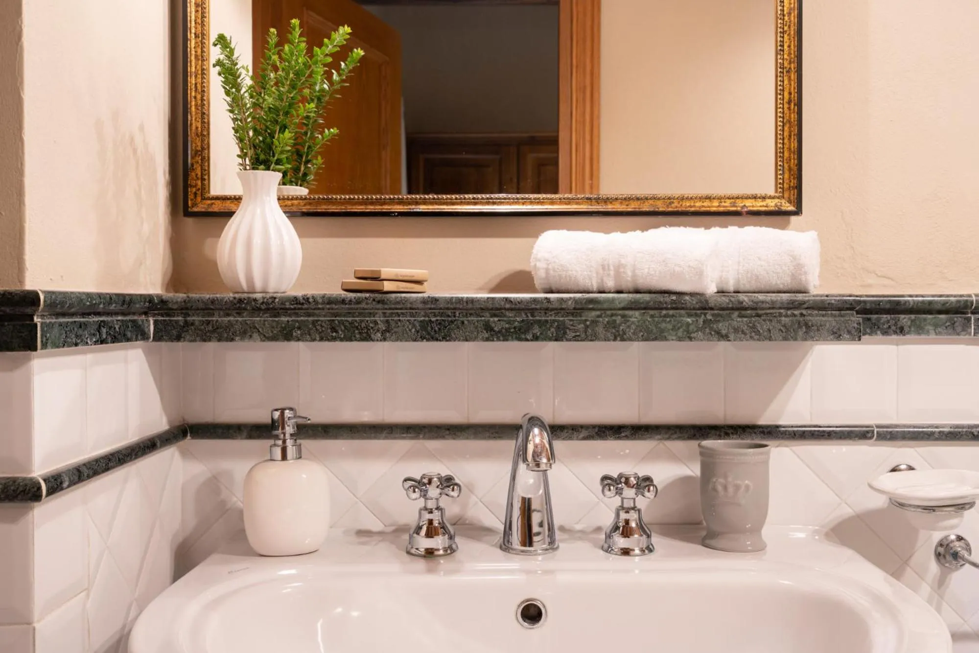 Bathroom in GHIZZOLO Residence - Refurbished Pool 2025
