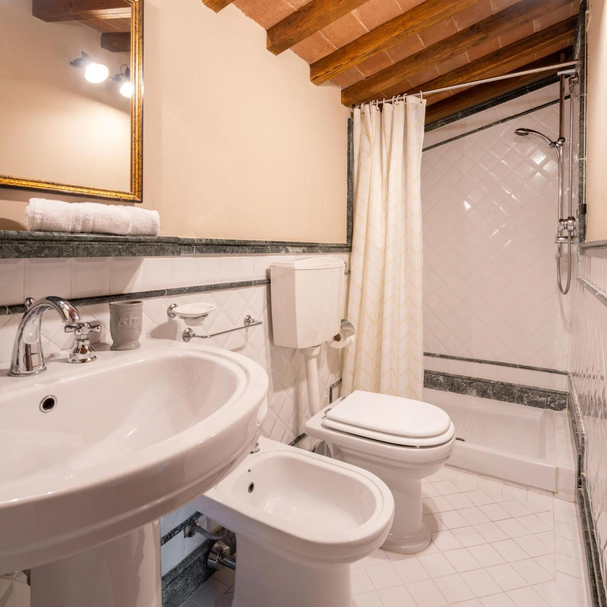 Bathroom in GHIZZOLO Residence - Refurbished Pool 2025