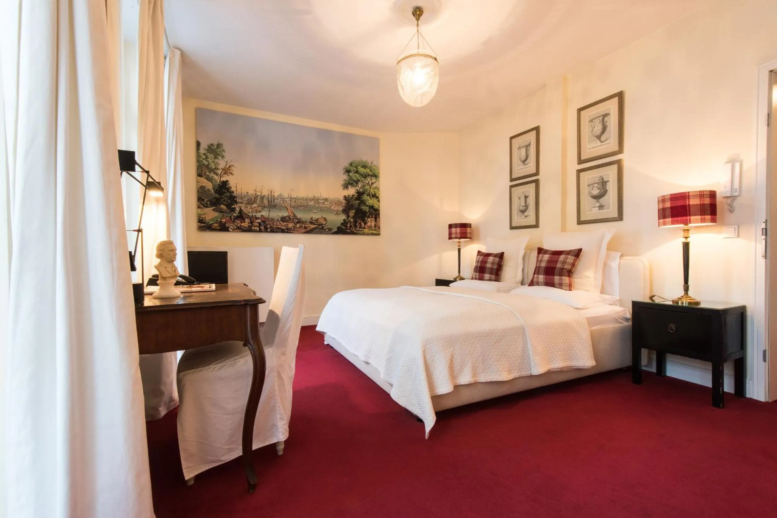 DIRAZI Guesthouse & Apartments GmbH