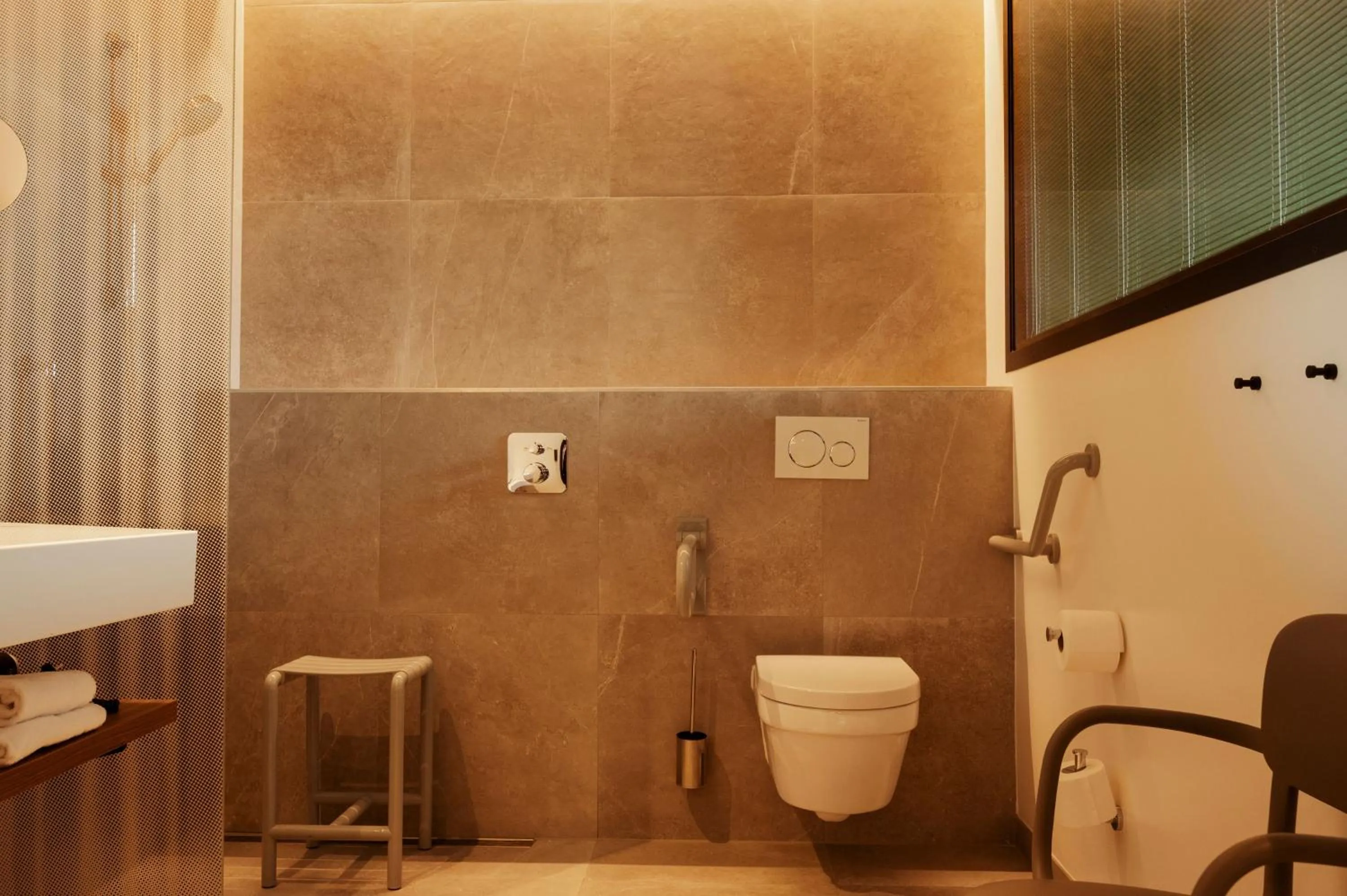 Toilet in Van der Valk Hotel Amsterdam Zuidas-Rai