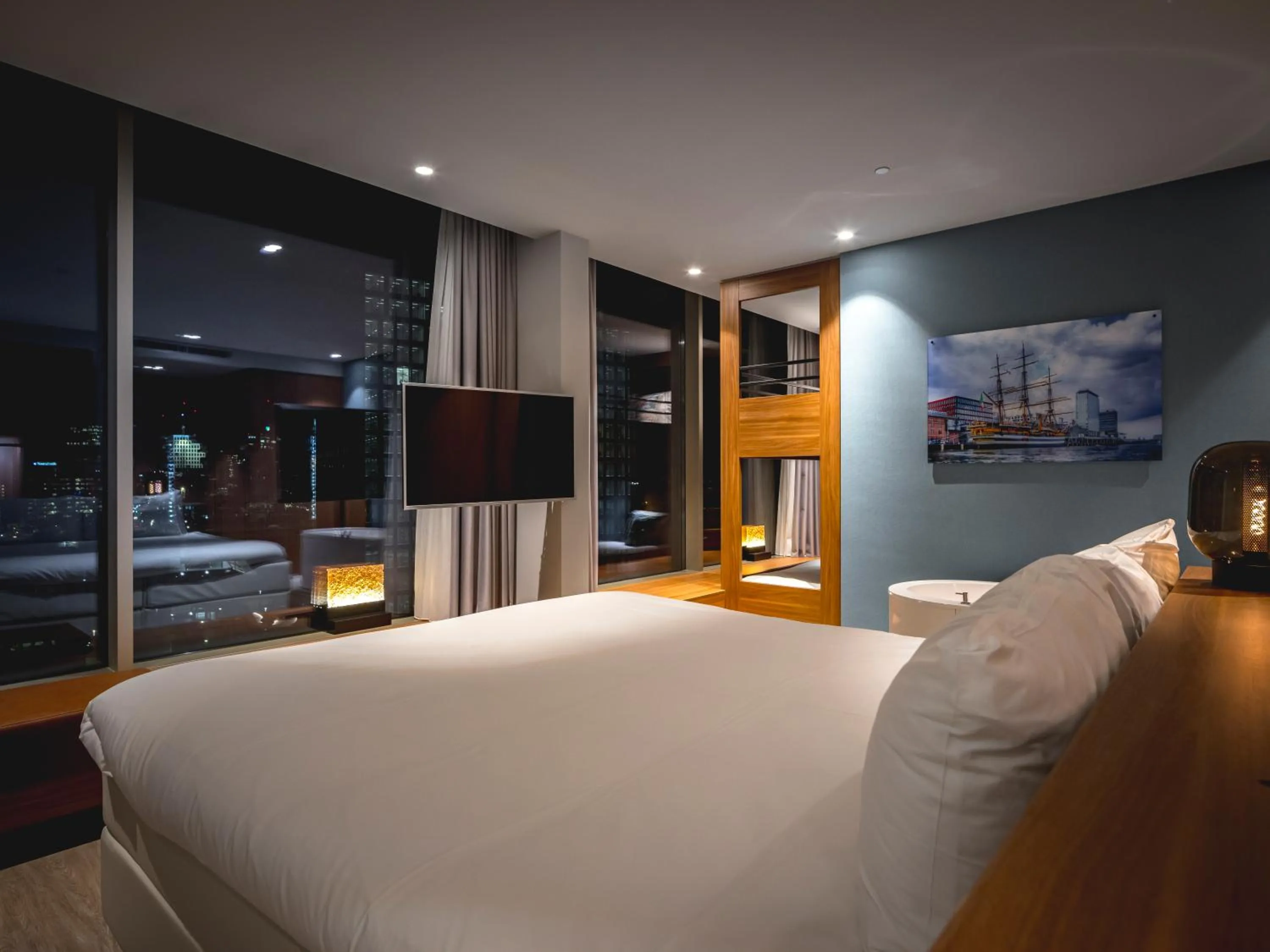 Bathroom, Bed in Van der Valk Hotel Amsterdam Zuidas -Rai
