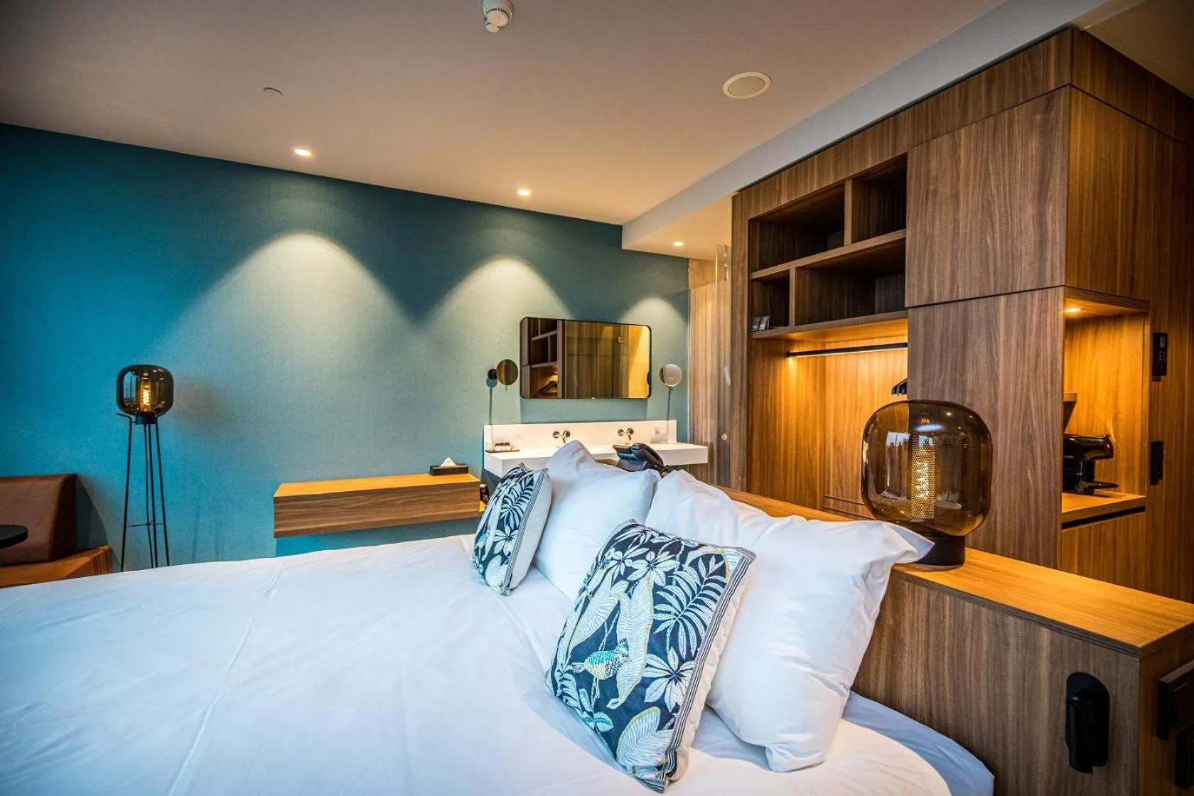 Bathroom, Bed in Van der Valk Hotel Amsterdam Zuidas -Rai