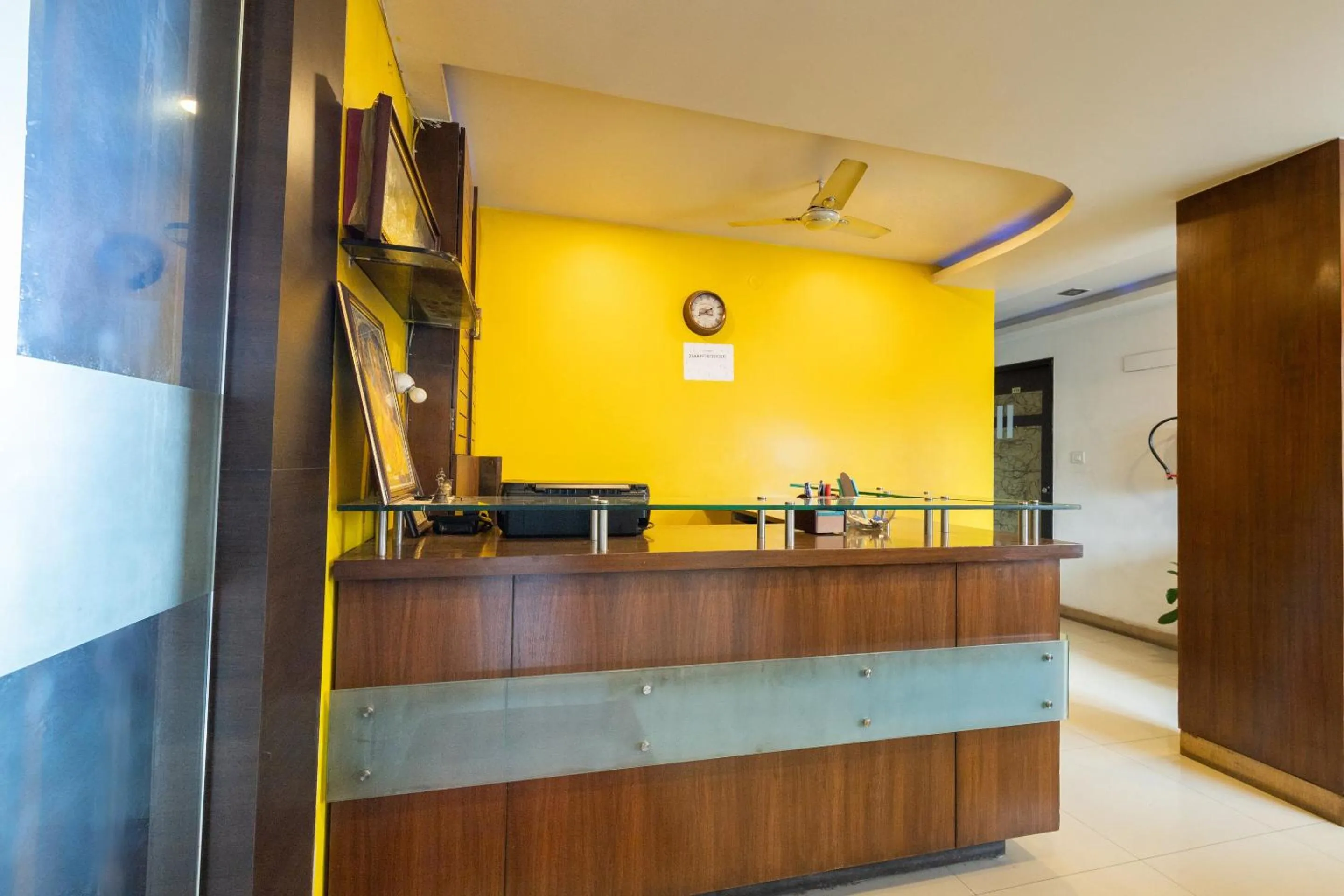 Lobby or reception in Hotel O The Red Velvet Opposite Novel Office Marathahalli Bridge