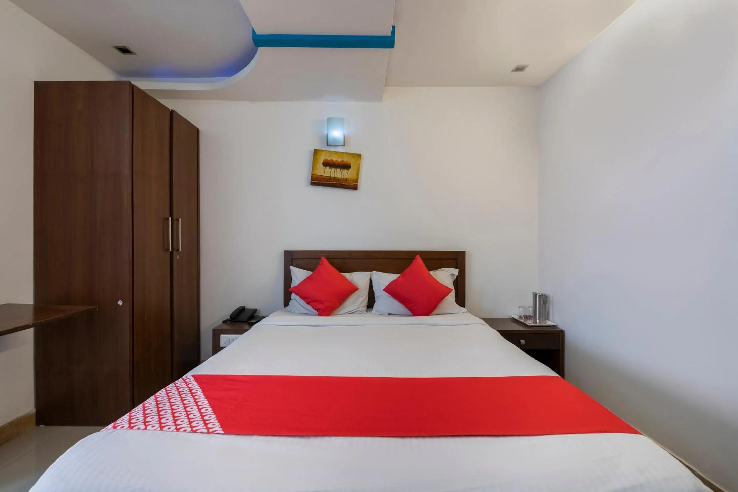 Bedroom, Bed in Hotel O The Red Velvet Opposite Novel Office Marathahalli Bridge