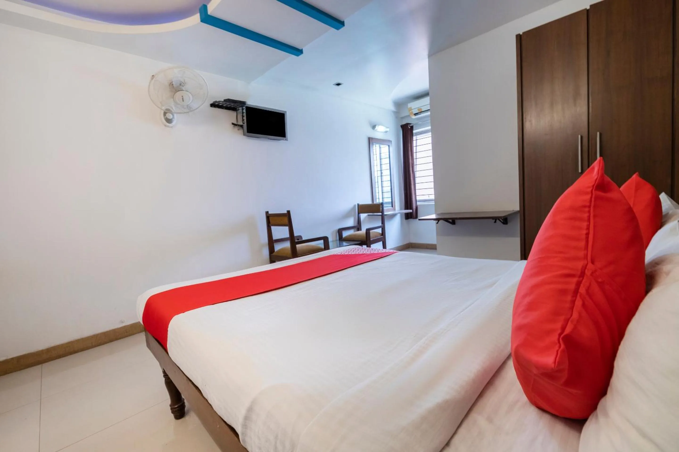 Bedroom, Bed in Hotel O The Red Velvet Opposite Novel Office Marathahalli Bridge