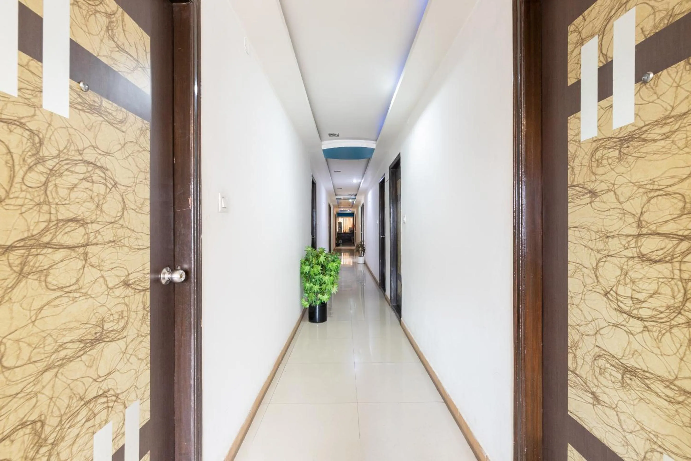 Lobby or reception in Hotel O The Red Velvet Opposite Novel Office Marathahalli Bridge