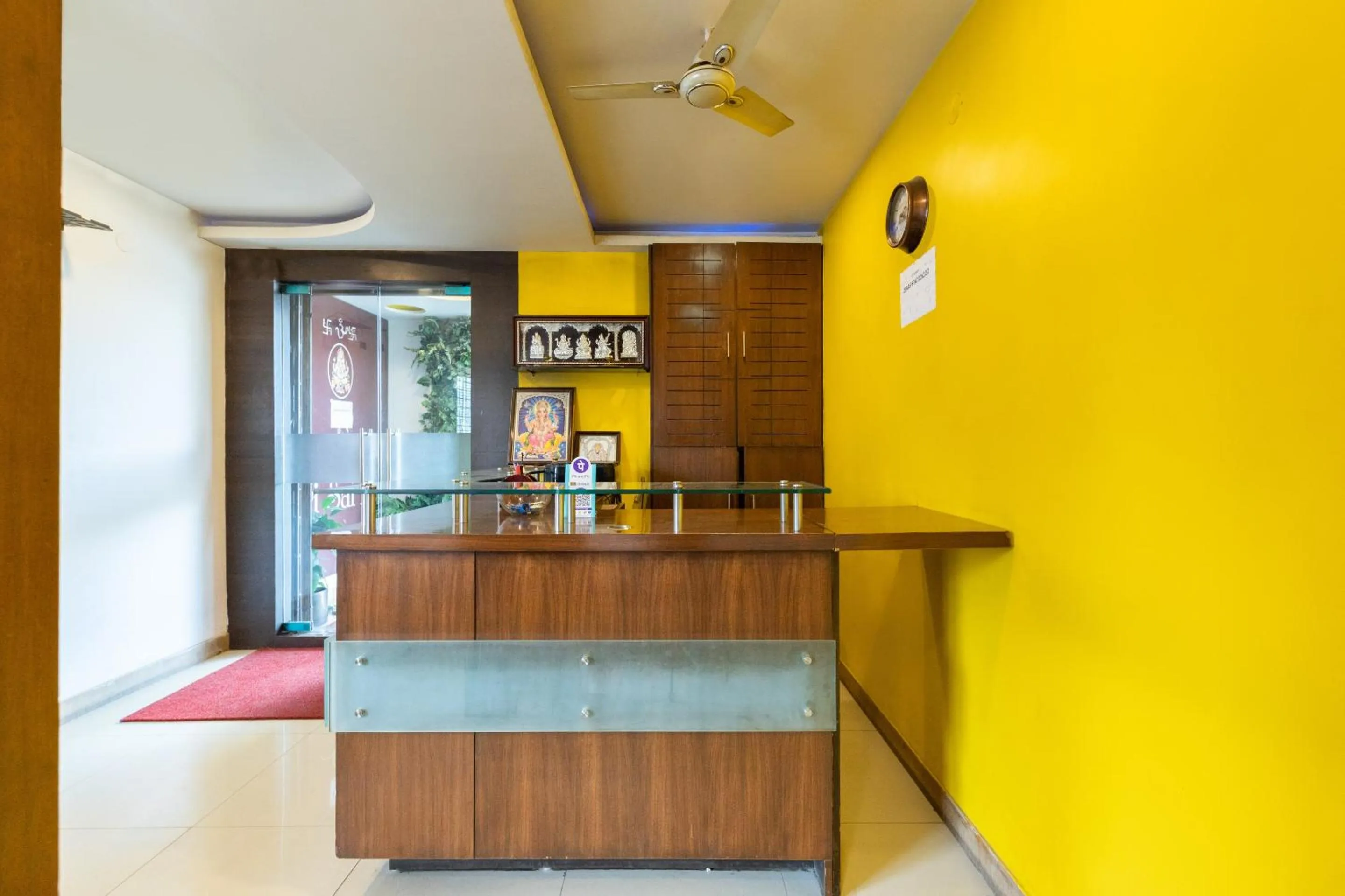 Lobby or reception in Hotel O The Red Velvet Opposite Novel Office Marathahalli Bridge