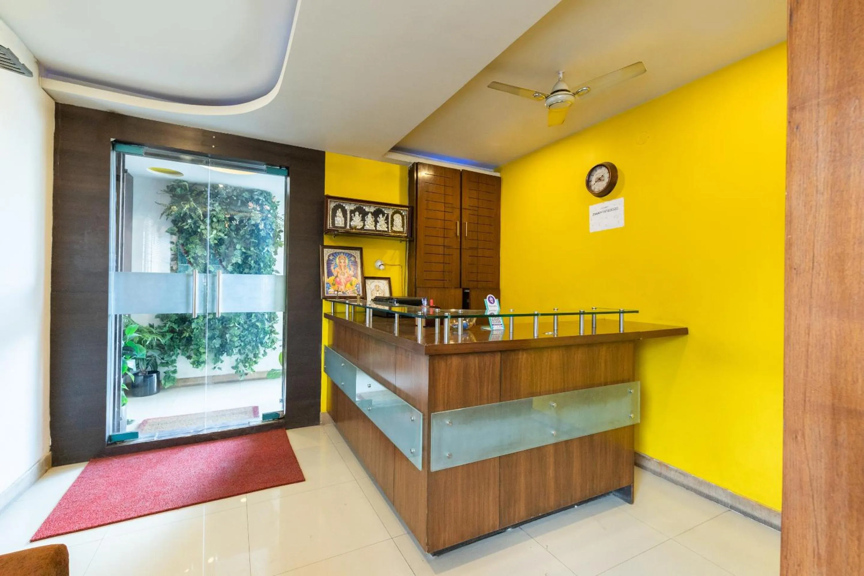 Lobby or reception in Hotel O The Red Velvet Opposite Novel Office Marathahalli Bridge