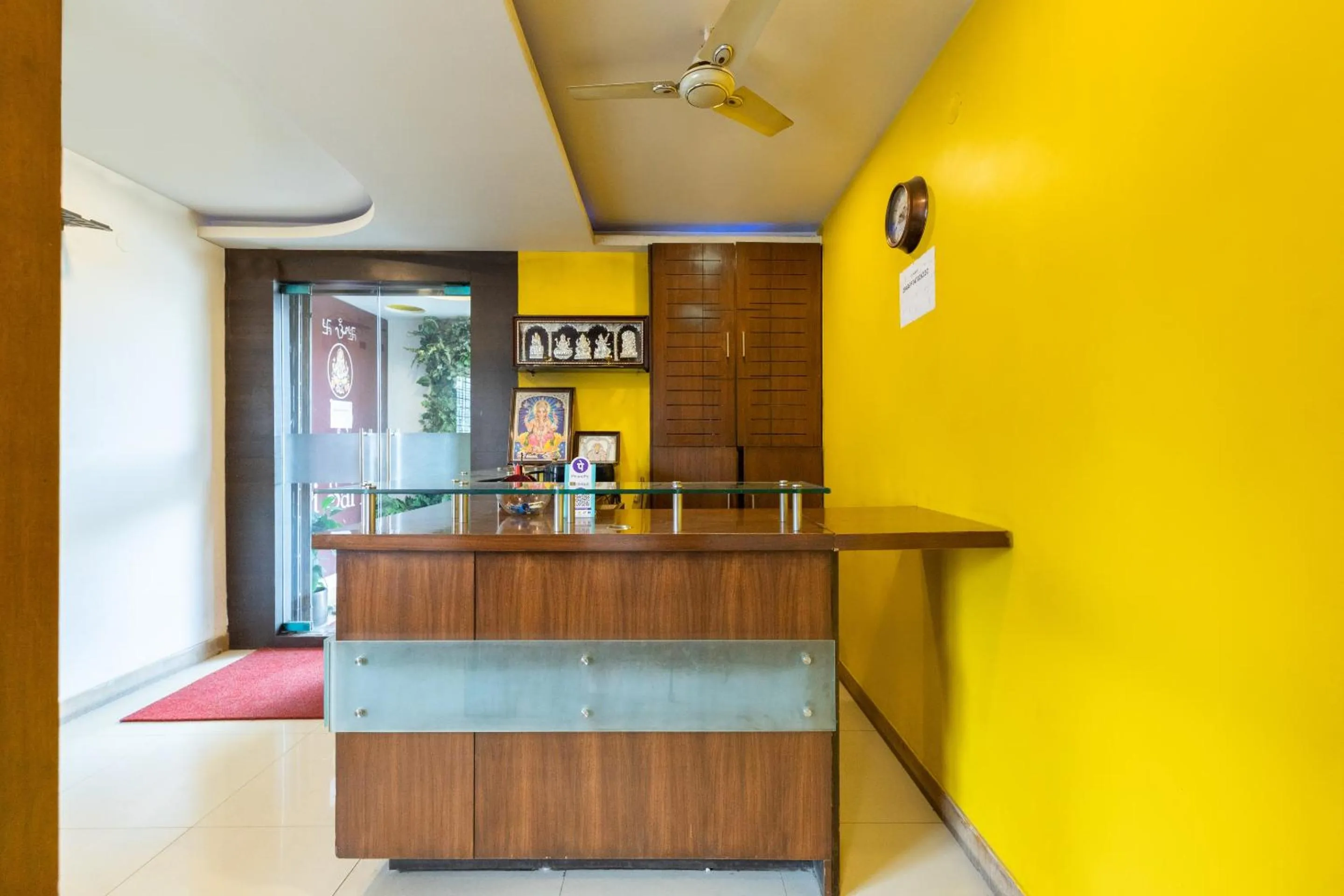 Lobby or reception in Hotel O The Red Velvet Opposite Novel Office Marathahalli Bridge