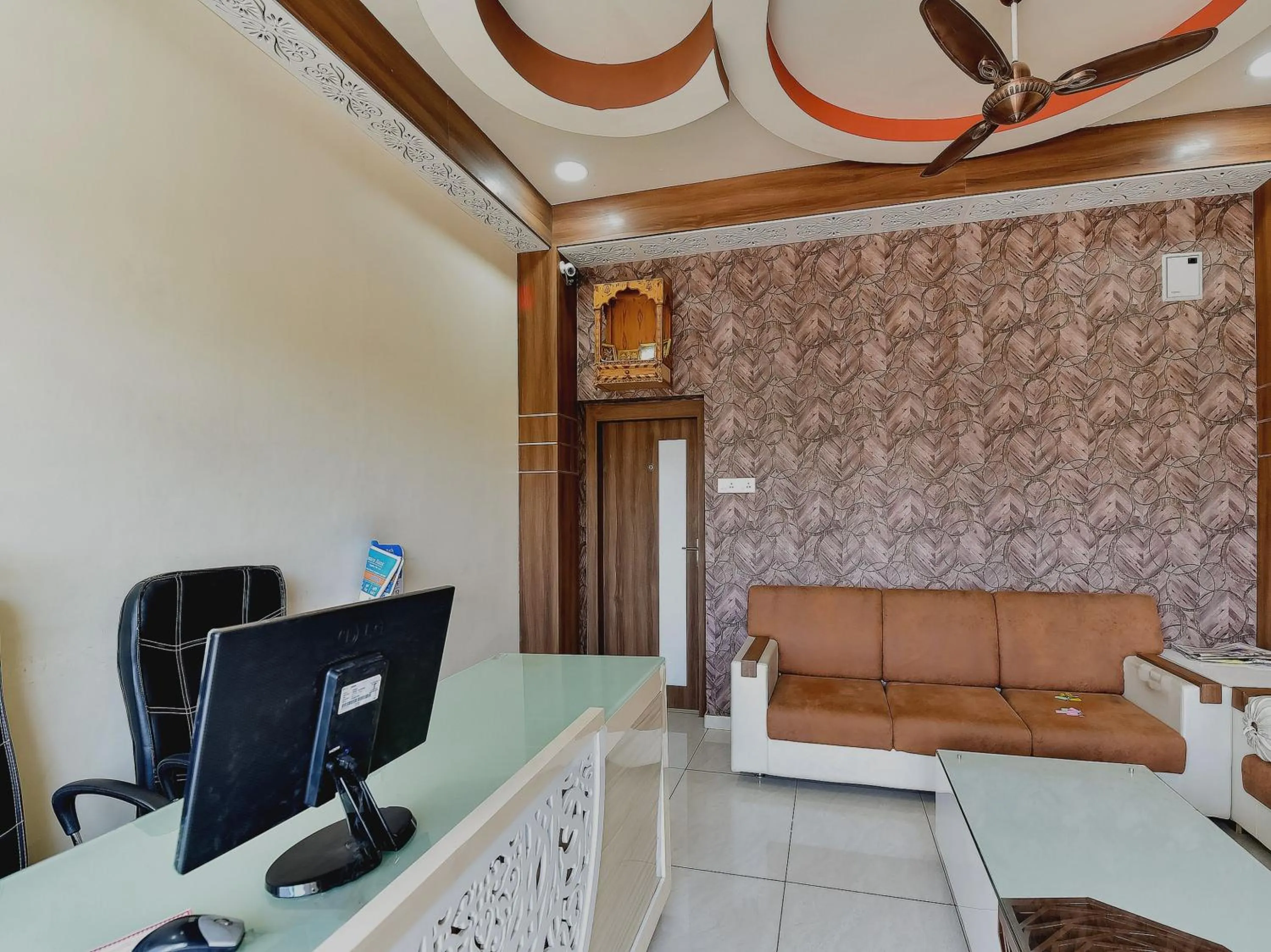 Lobby or reception in Super Hotel O Jagmohan Hotel