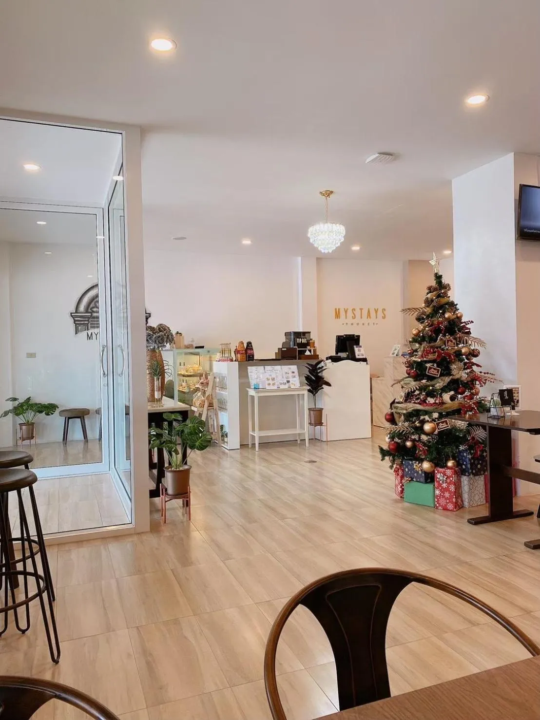 Restaurant/places to eat in Mystays Phuket