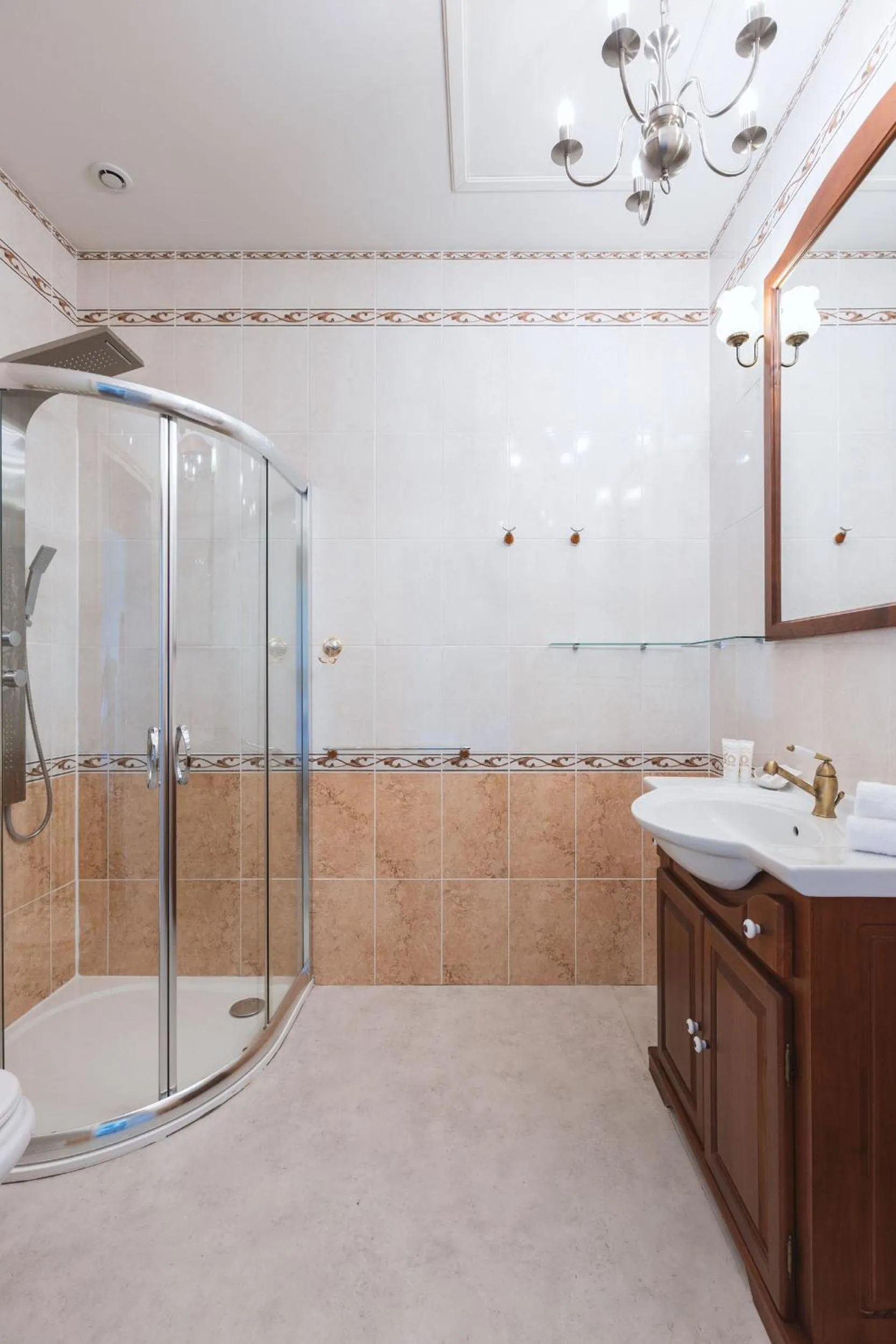 Shower in Château de la Richerie - proche Puy du Fou