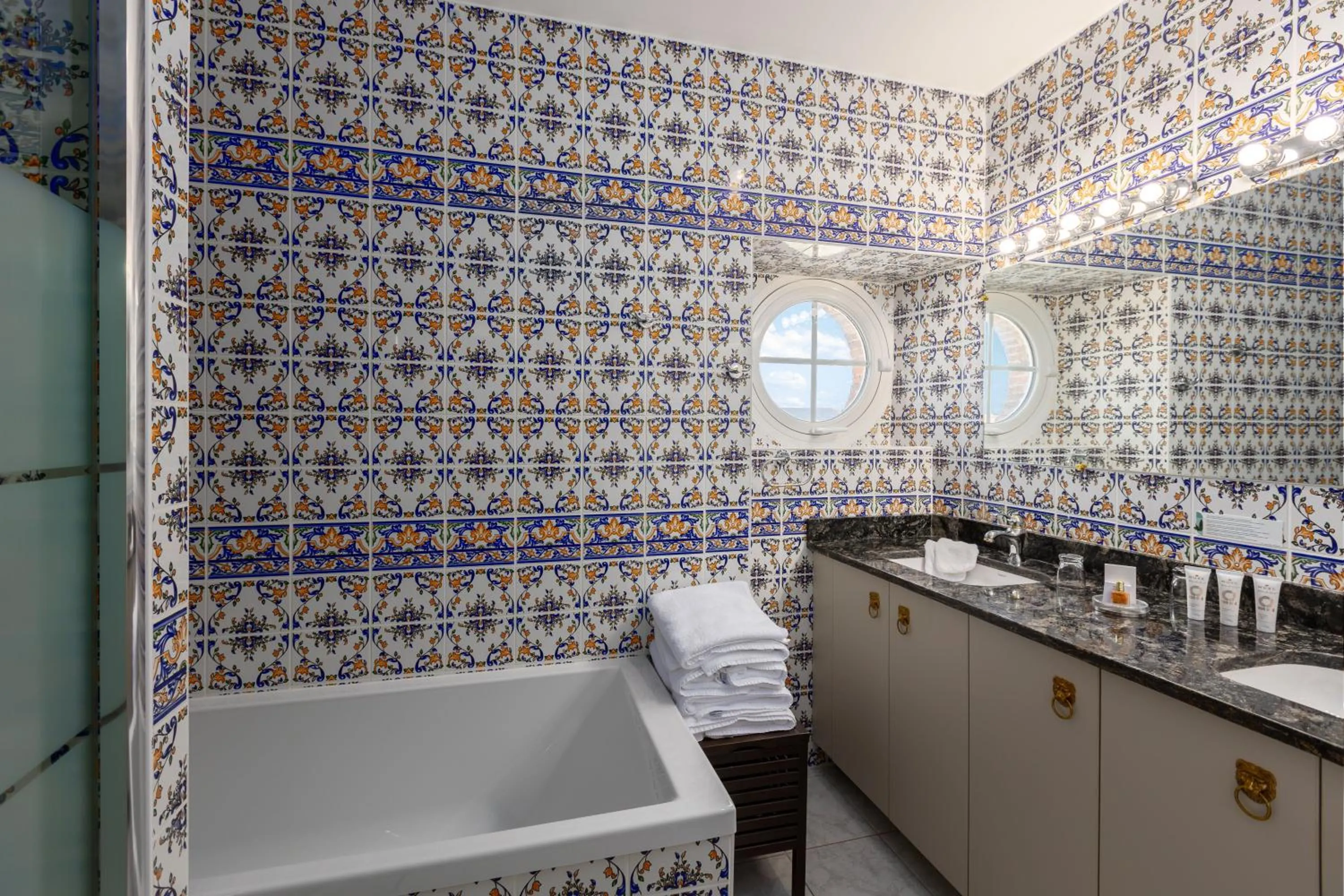 Shower in Château de la Richerie - proche Puy du Fou