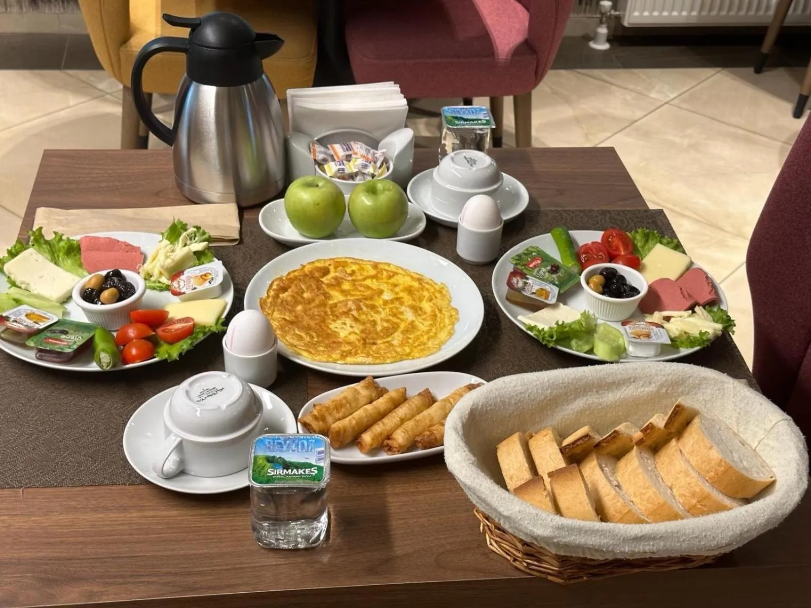 Breakfast in My Garden Hotel