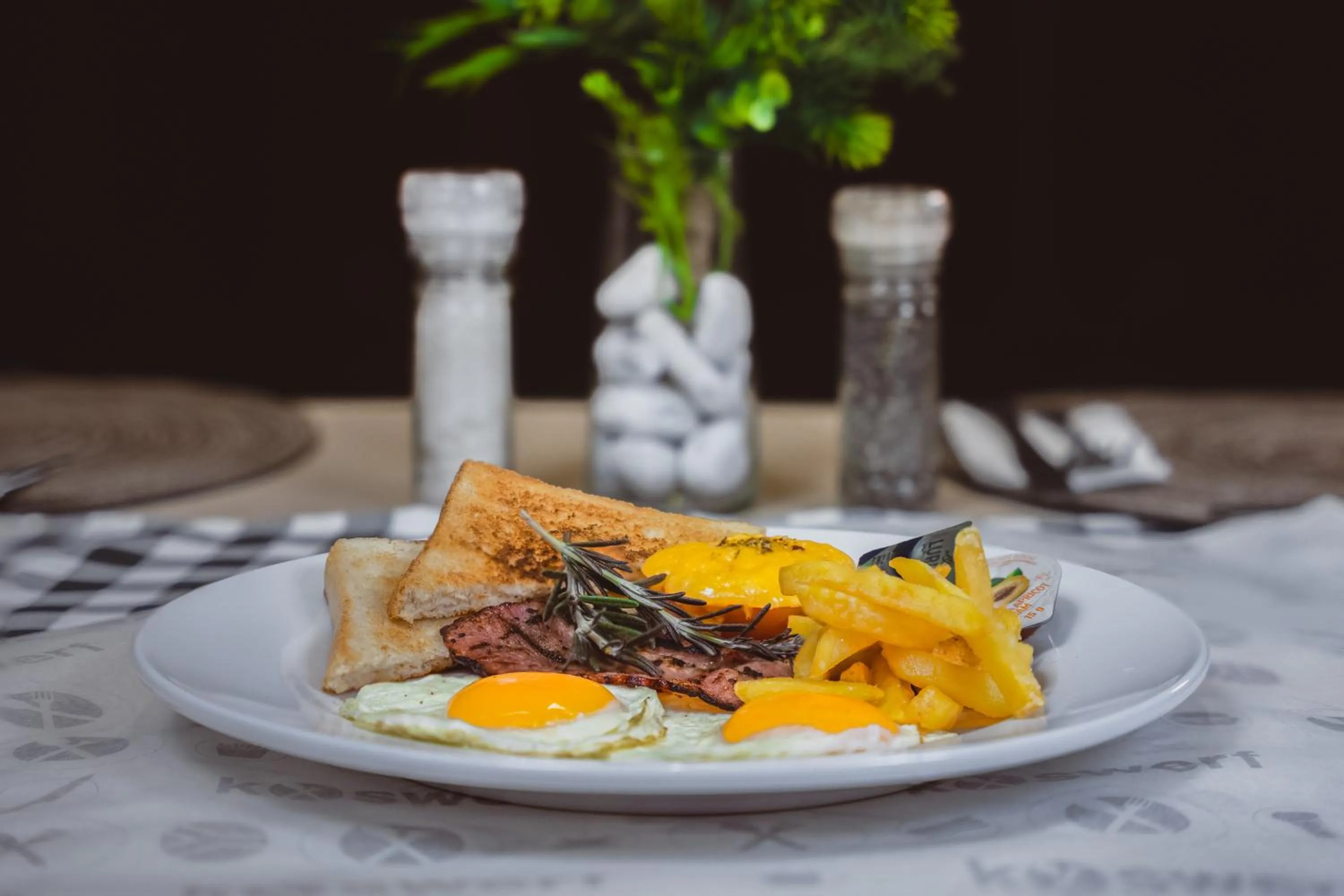 Breakfast in ATKV Buffelspoort