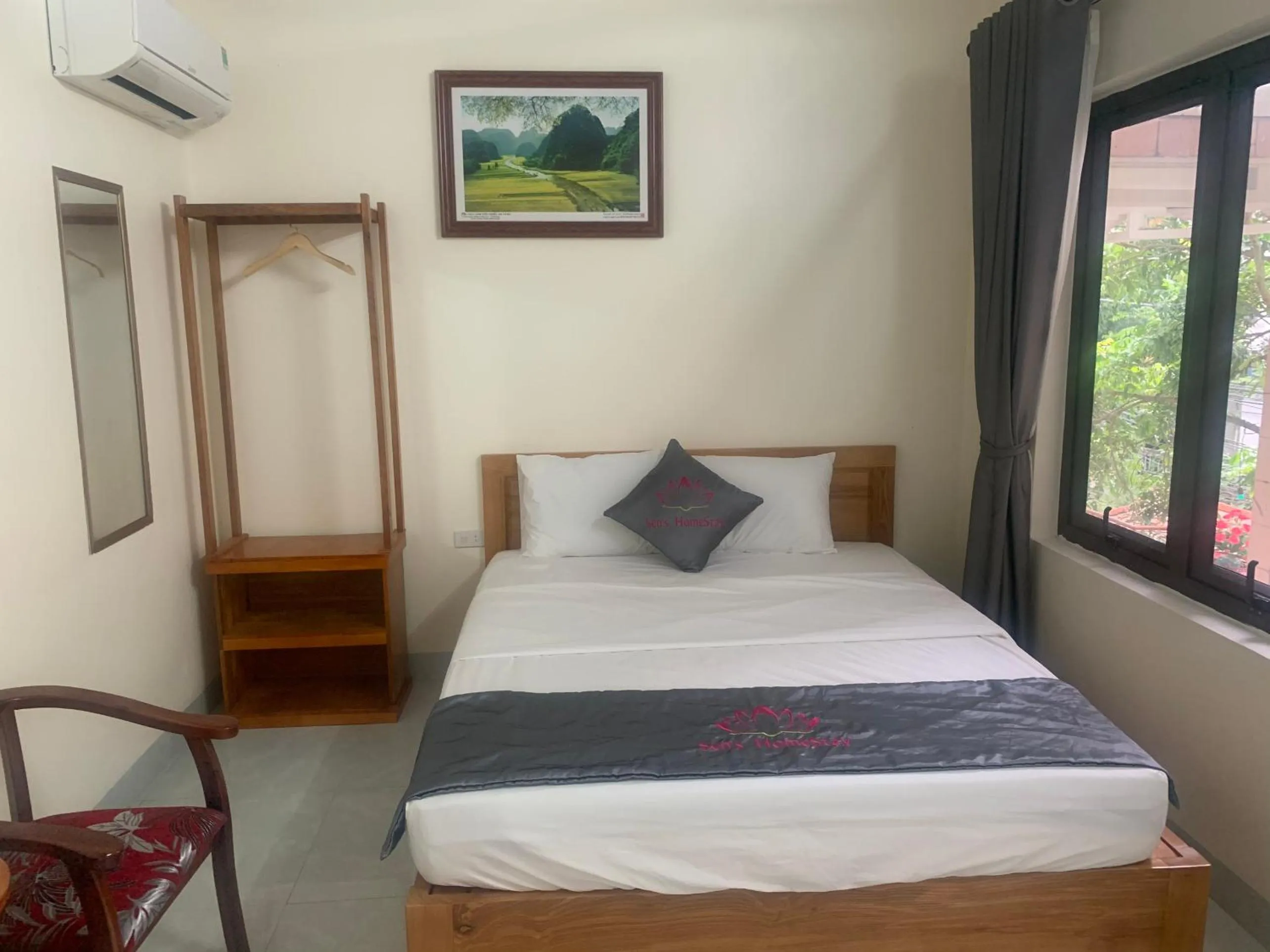 Bed in Sen's Homestay