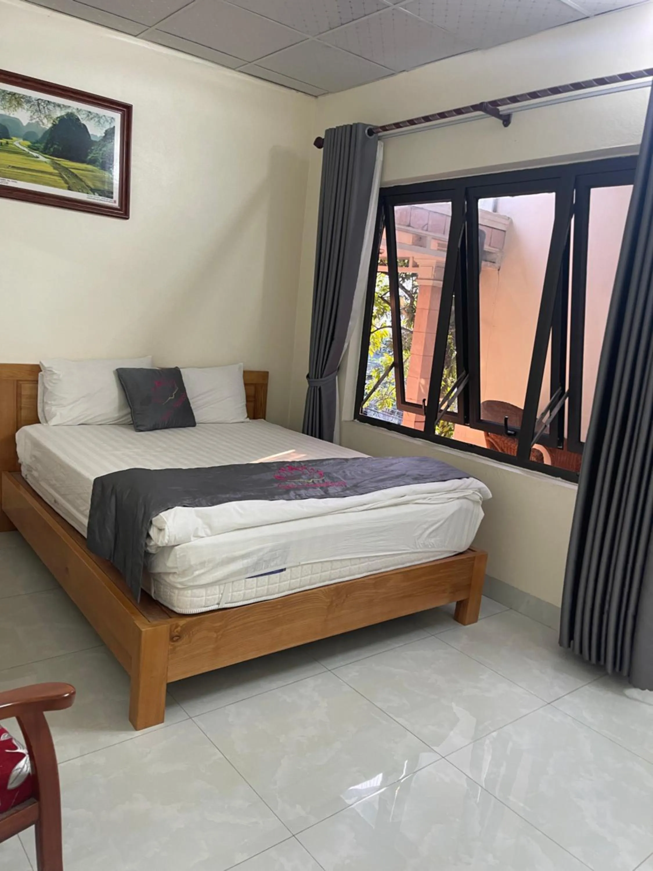 Bed in Sen's Homestay