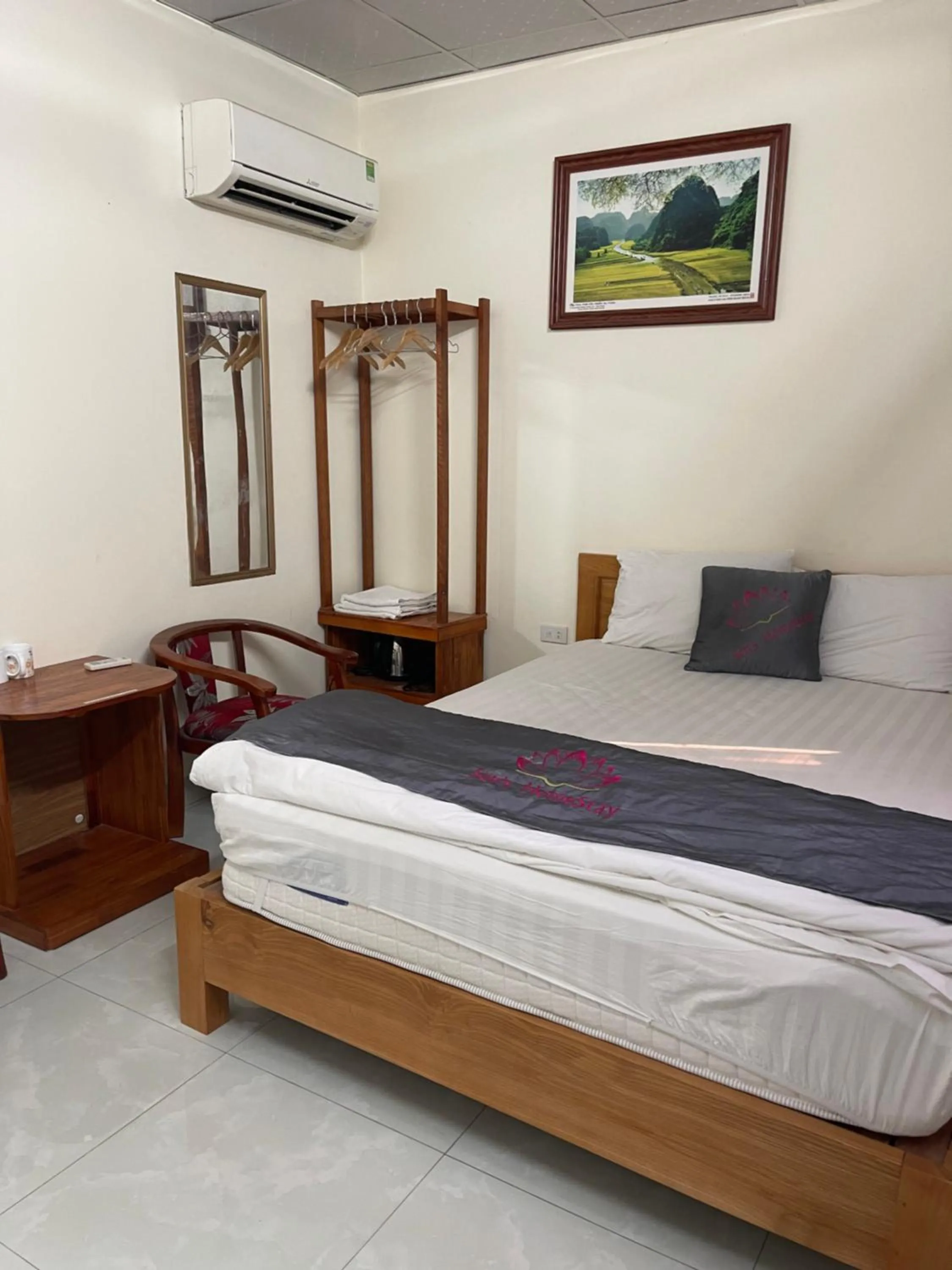 Bed in Sen's Homestay