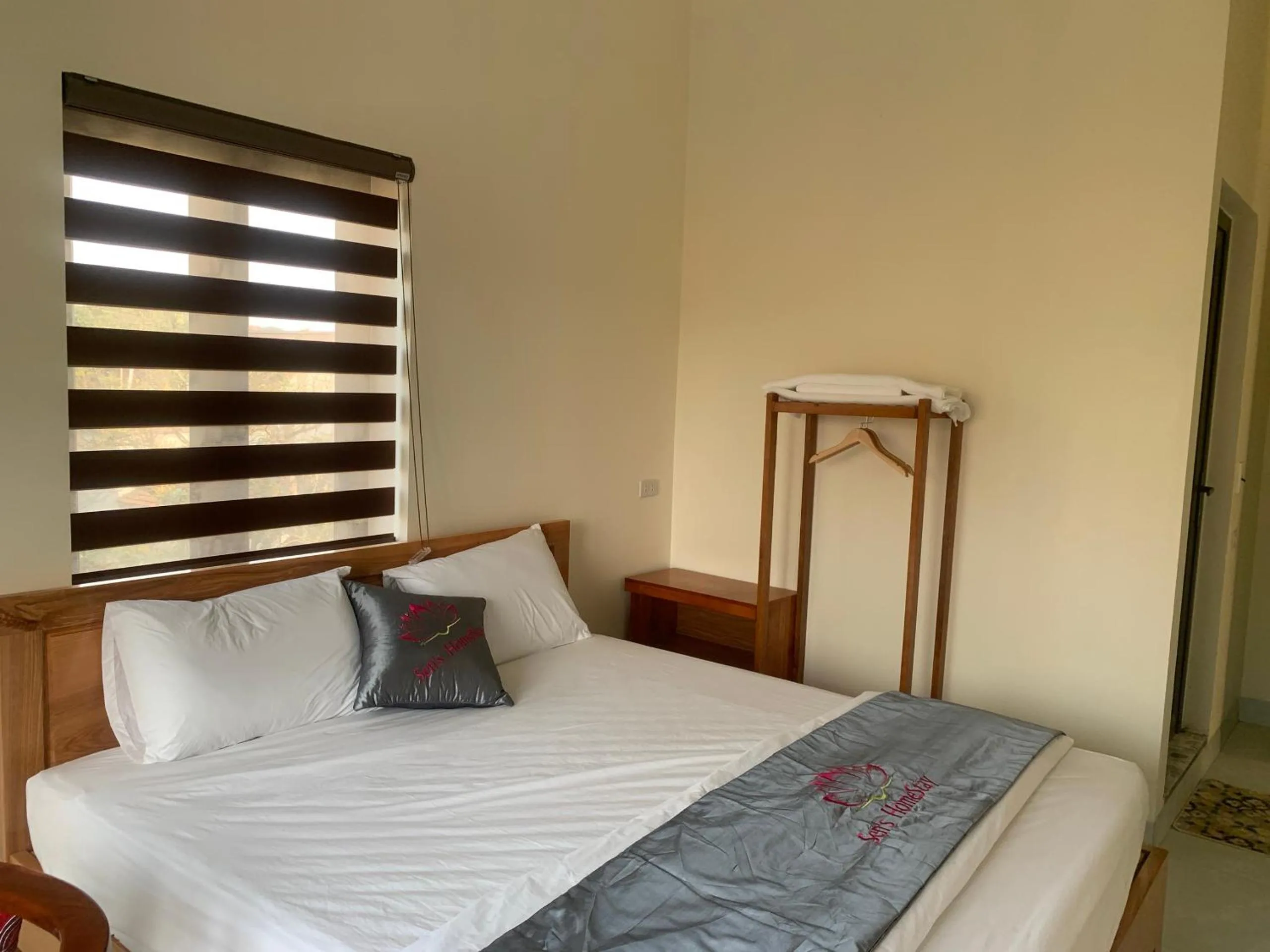 Bed in Sen's Homestay