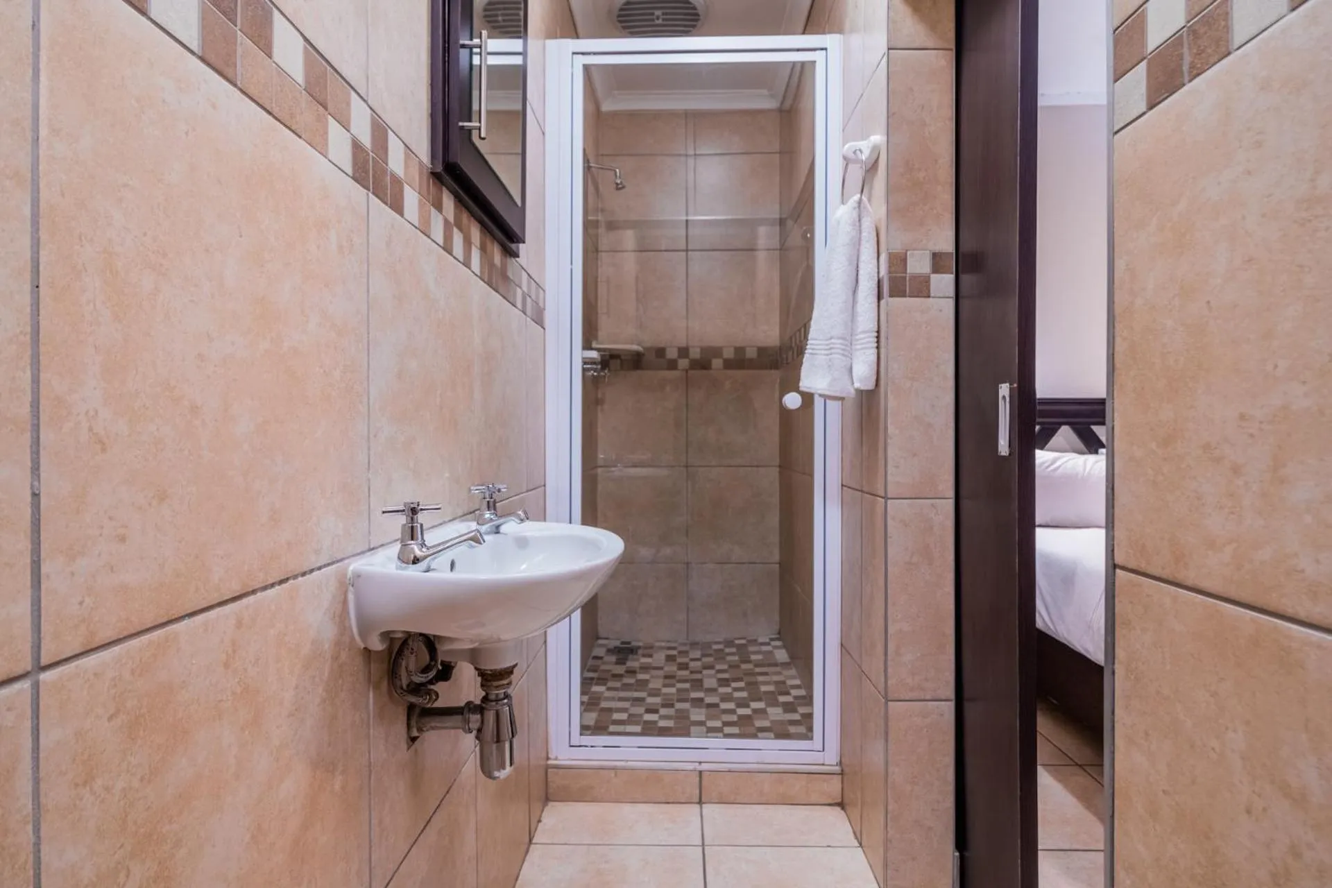 Shower in ATKV Goudini Spa