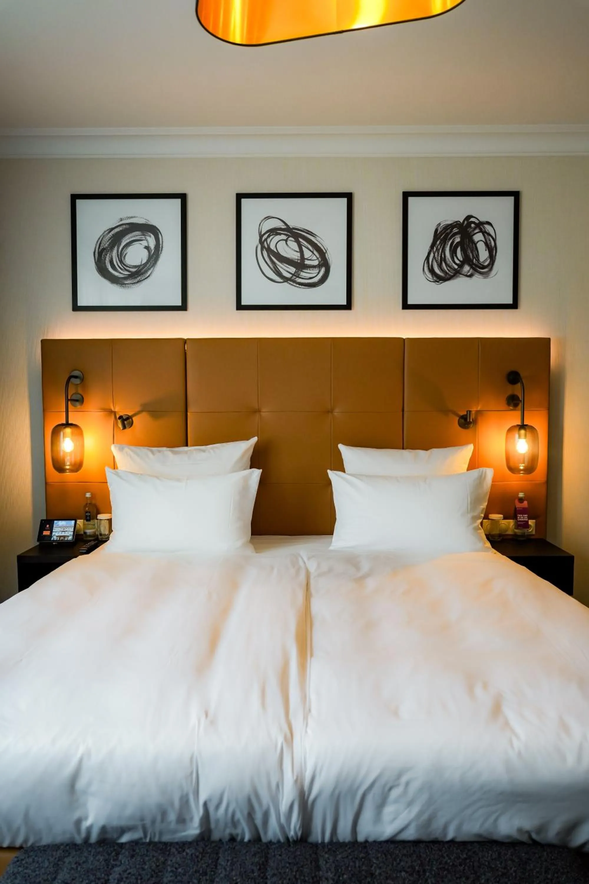 Bed in Steigenberger Icon Parkhotel Düsseldorf