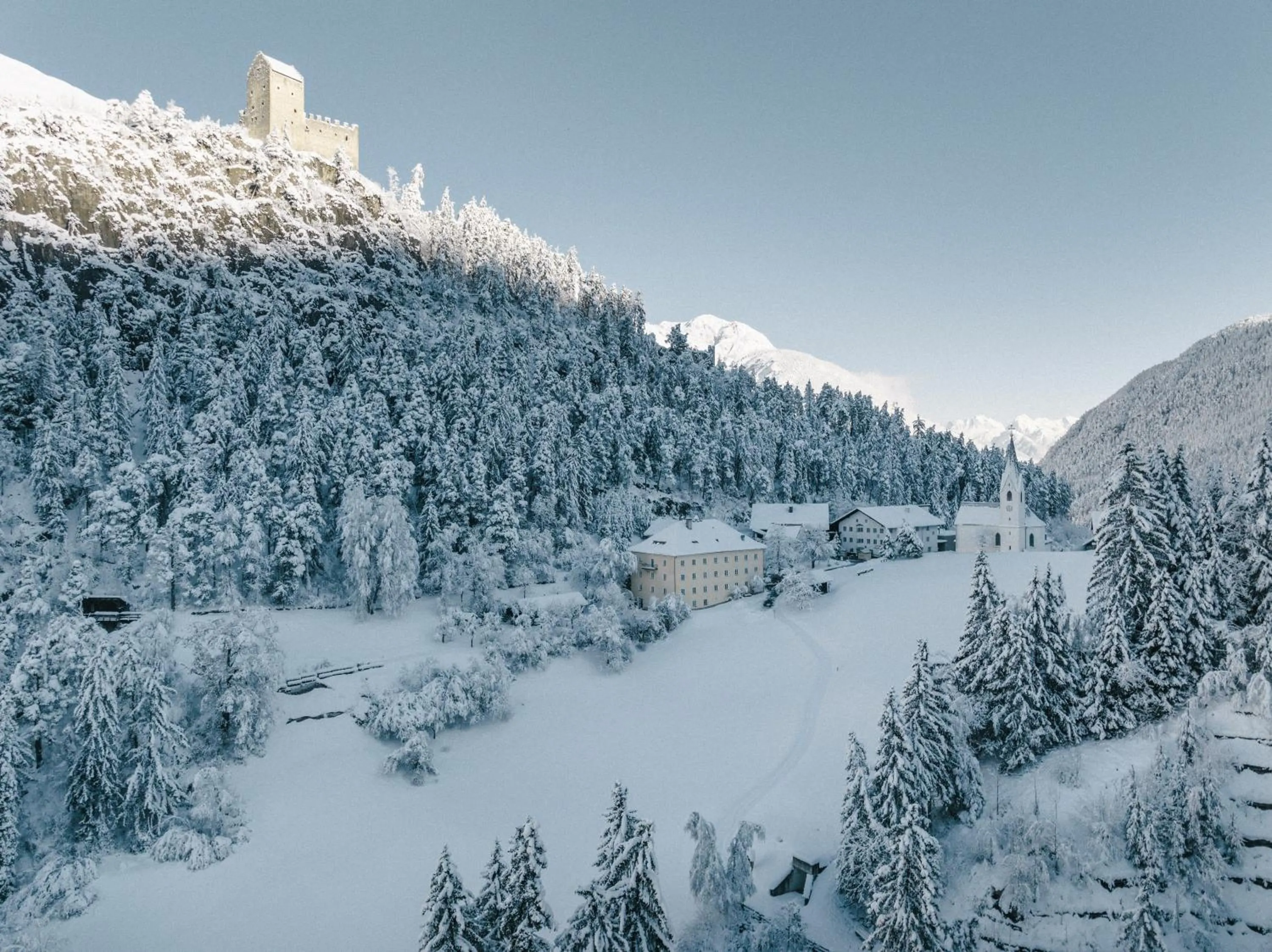 Area and facilities in Klostergut Kronburg