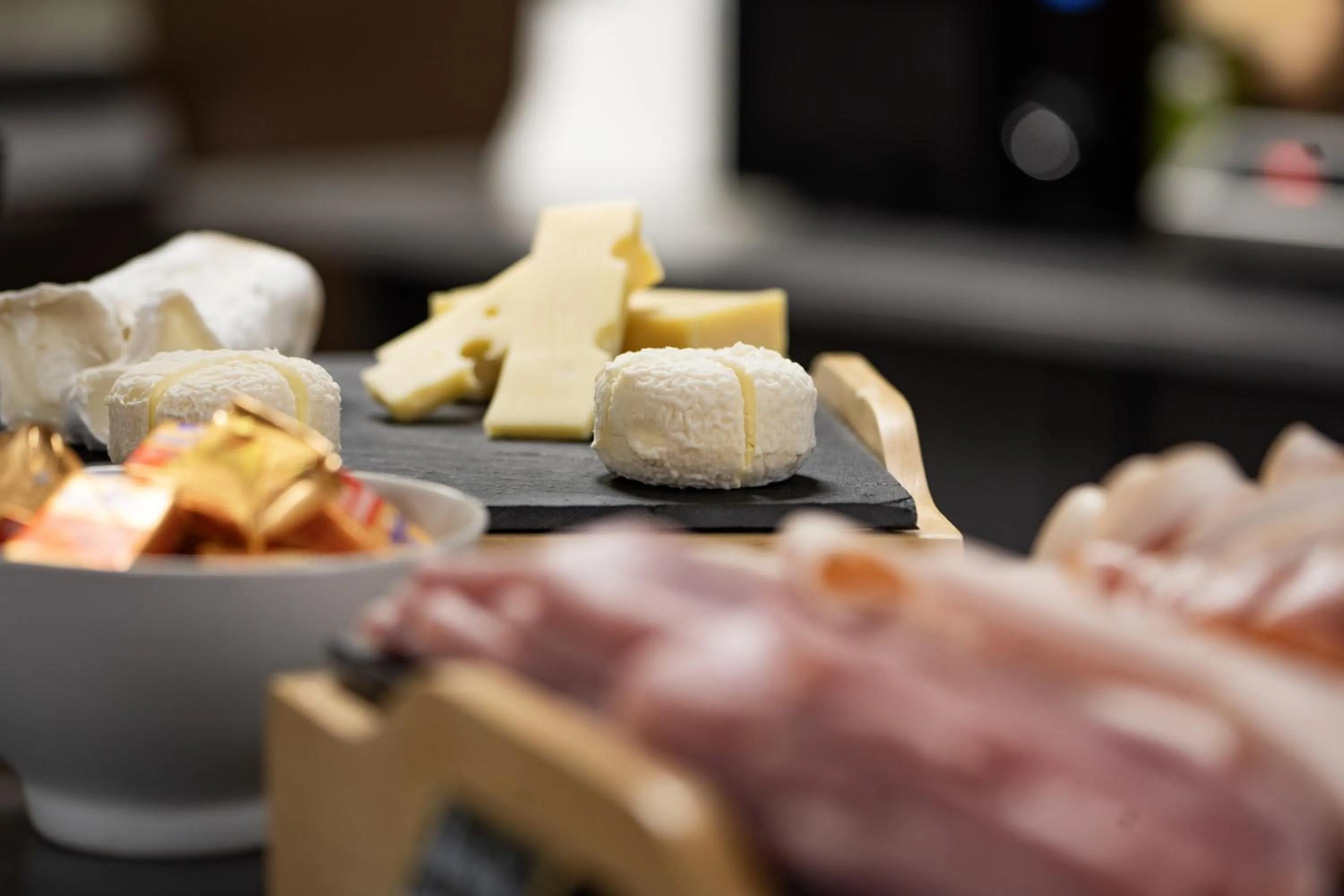 Breakfast in ApartHotel Sainte-Marthe