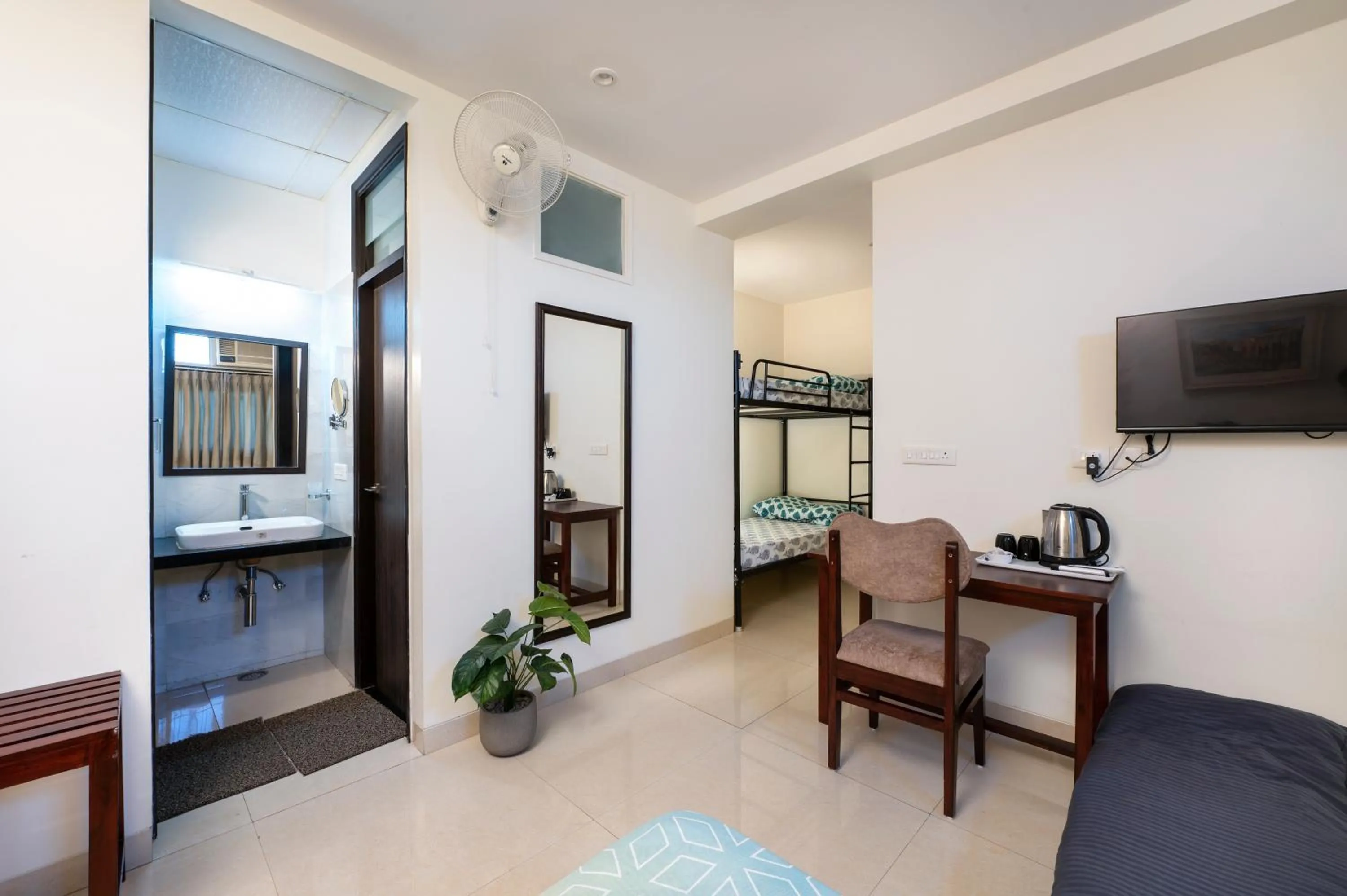 Photo of the whole room in House of Backpackers