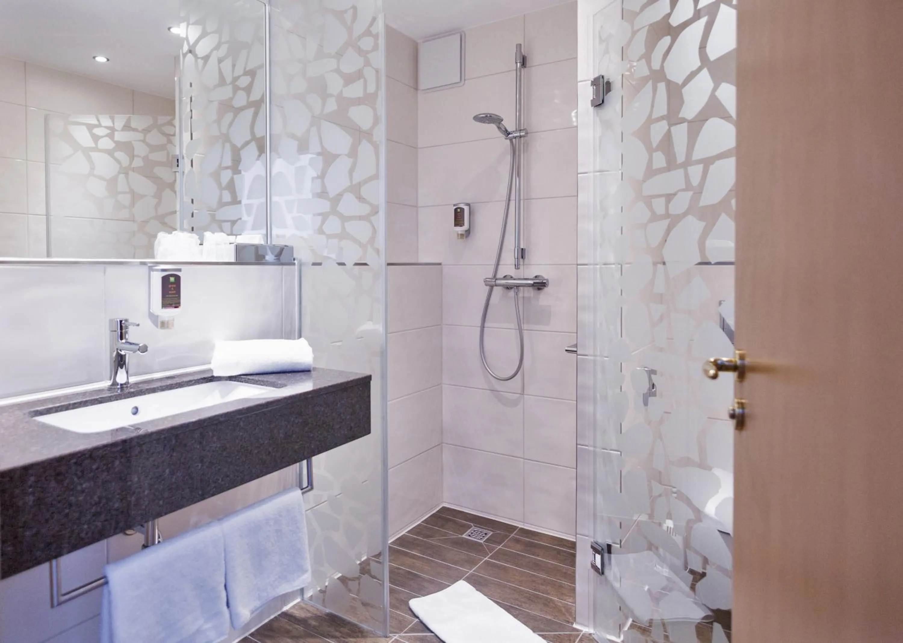 Bathroom in ibis Styles Leipzig