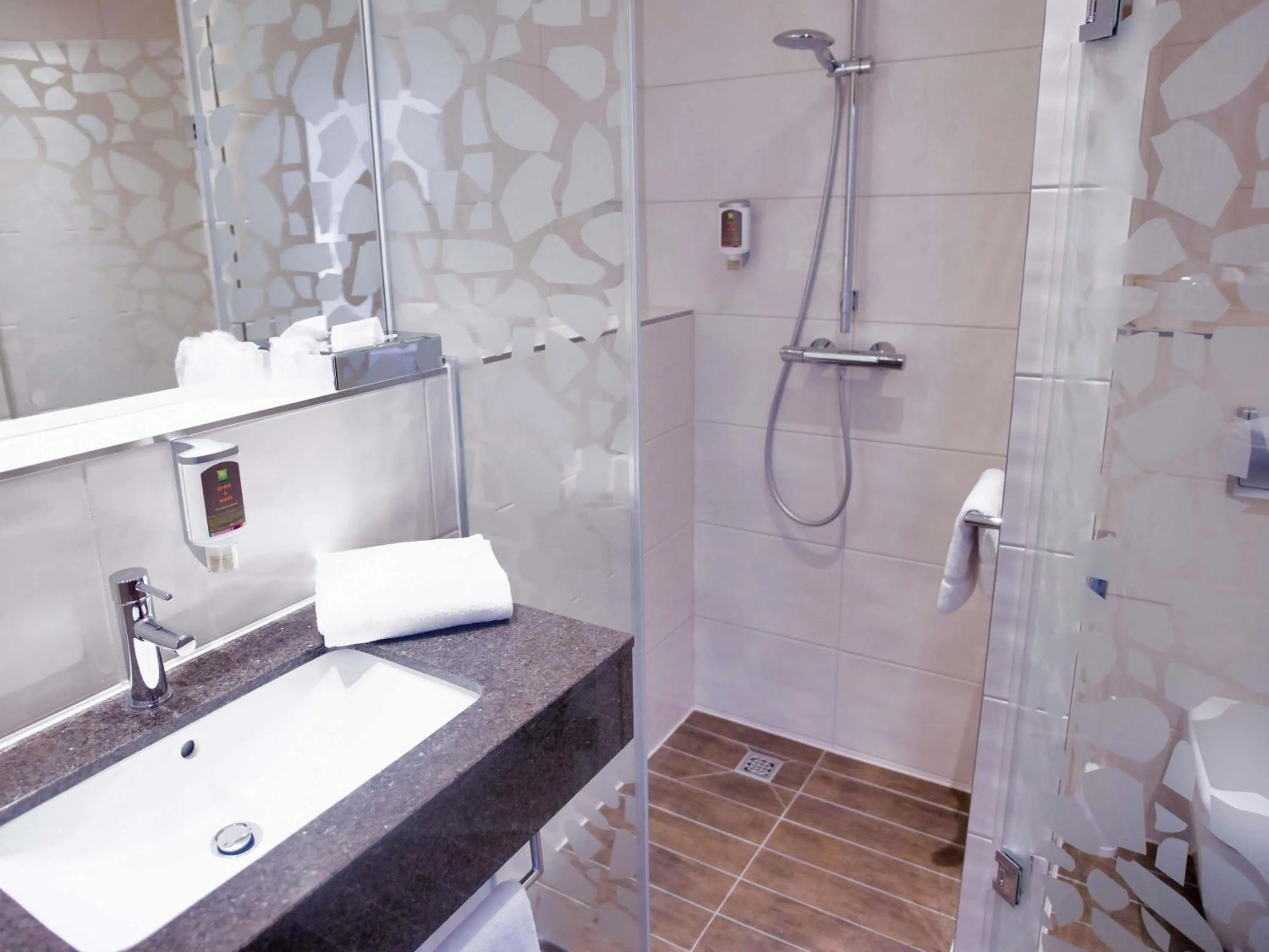 Bedroom in ibis Styles Leipzig