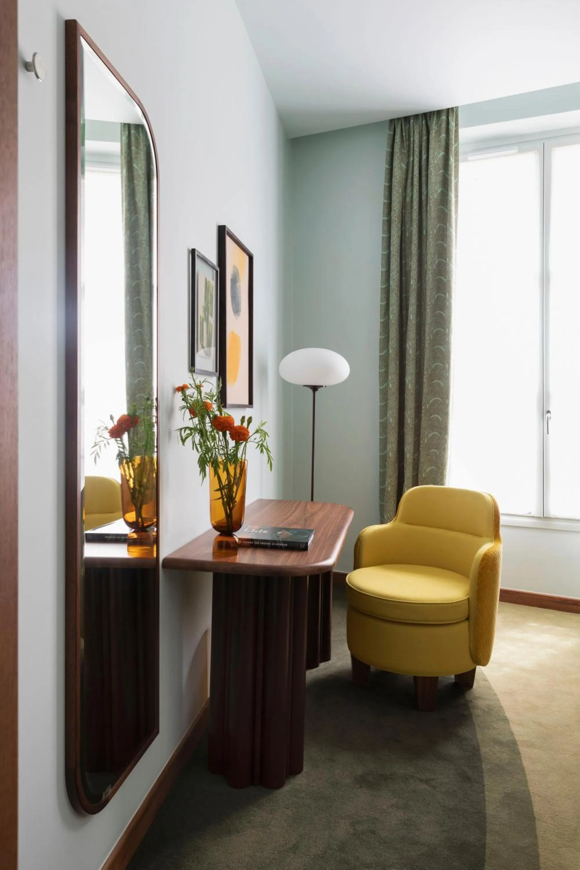 Seating area in Hôtel Saint-André des Arts