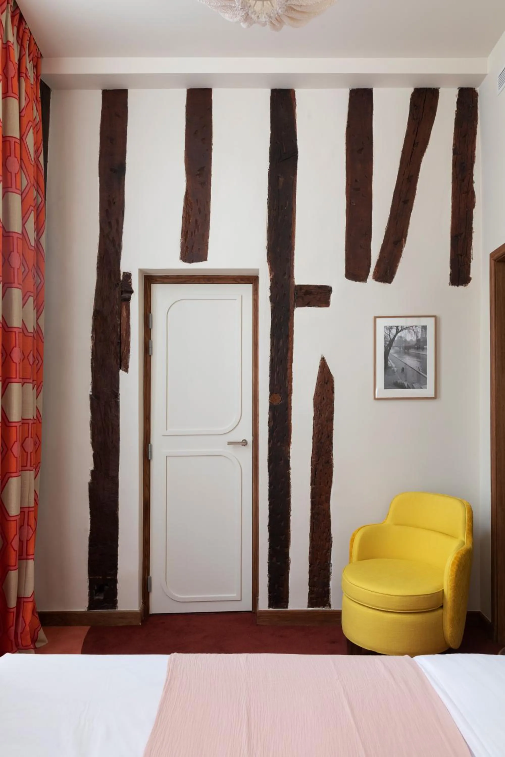 Decorative detail, Bed in Hôtel Saint-André des Arts