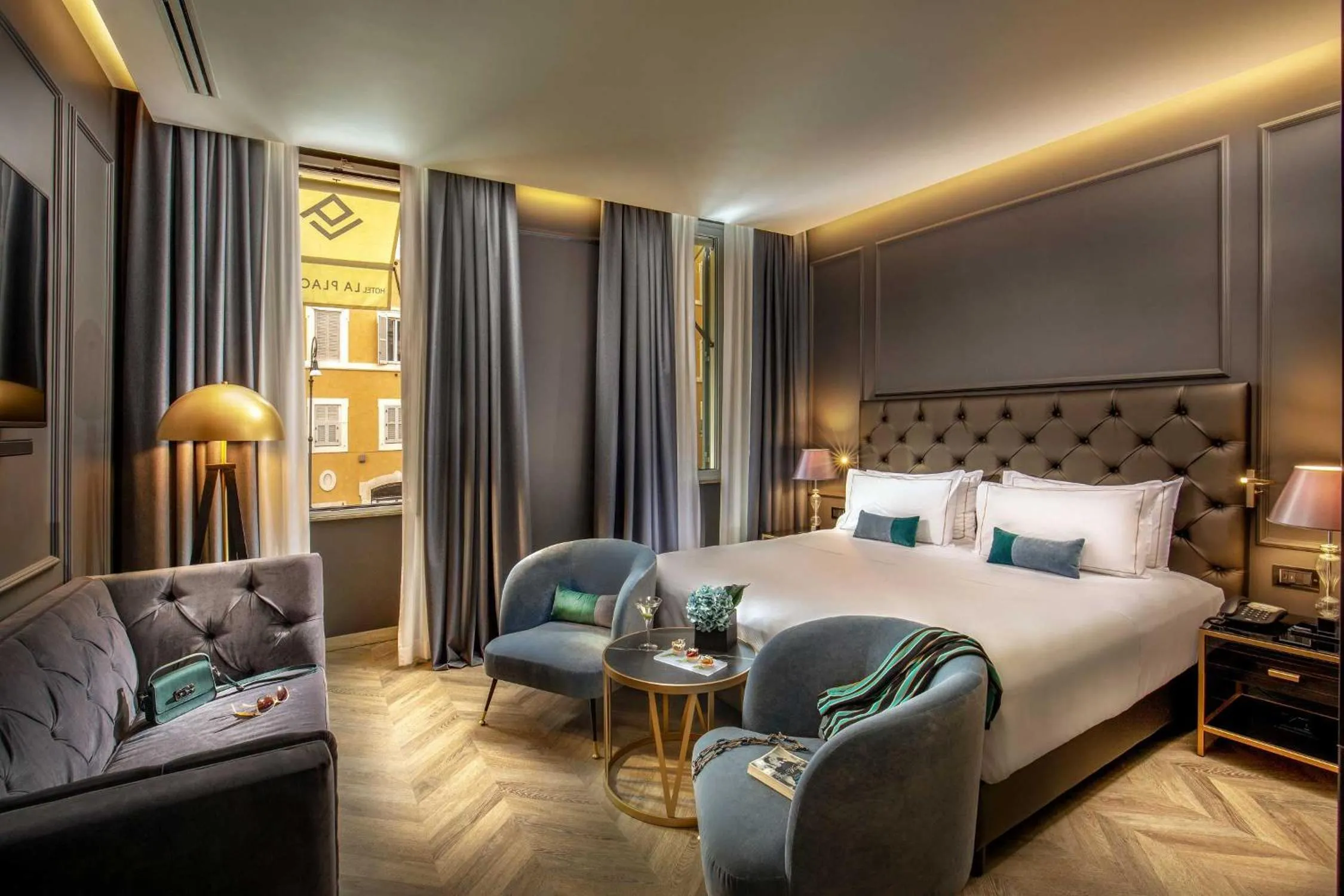 Photo of the whole room, Bed in Hotel La Place Roma