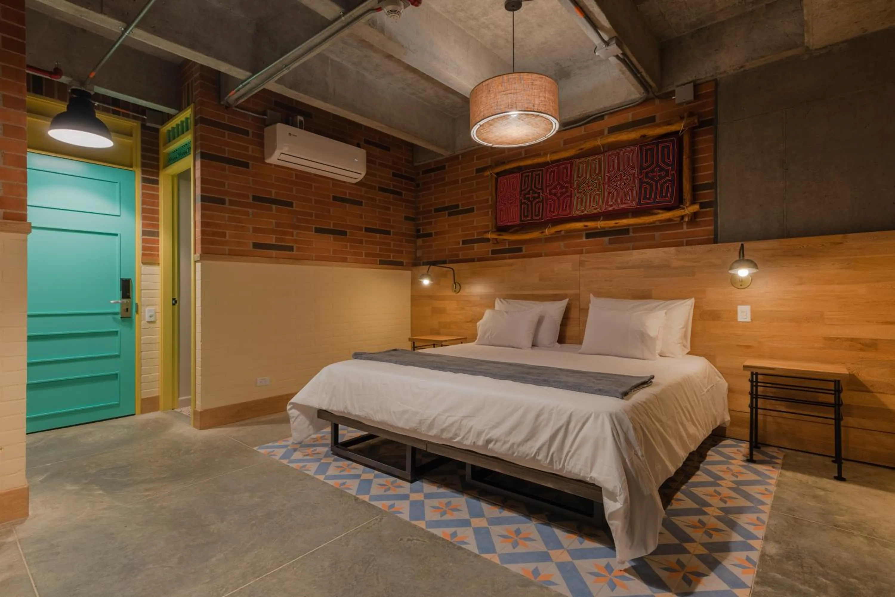Photo of the whole room, Bed in Masaya Medellin