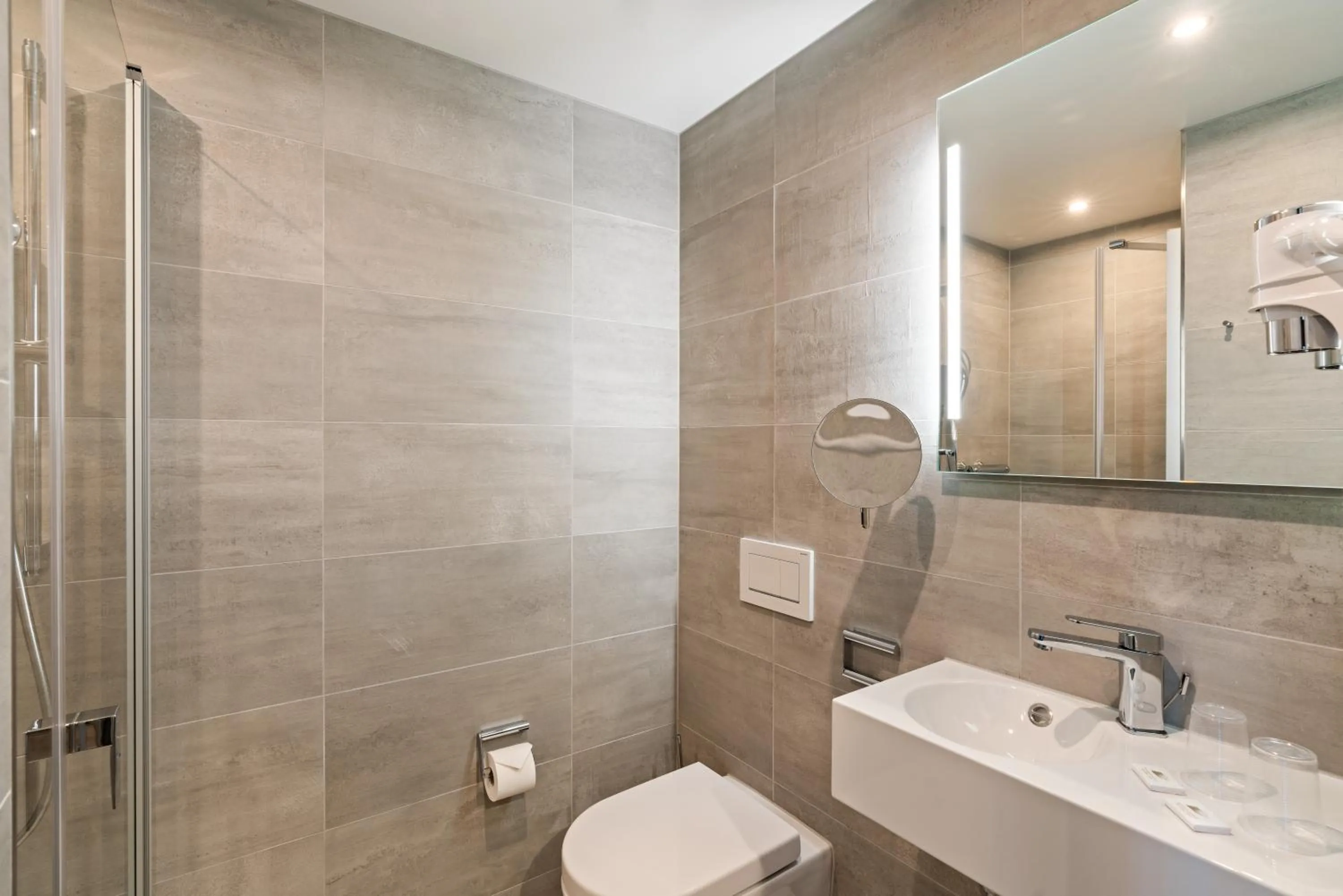 Bathroom in Hotel Amper