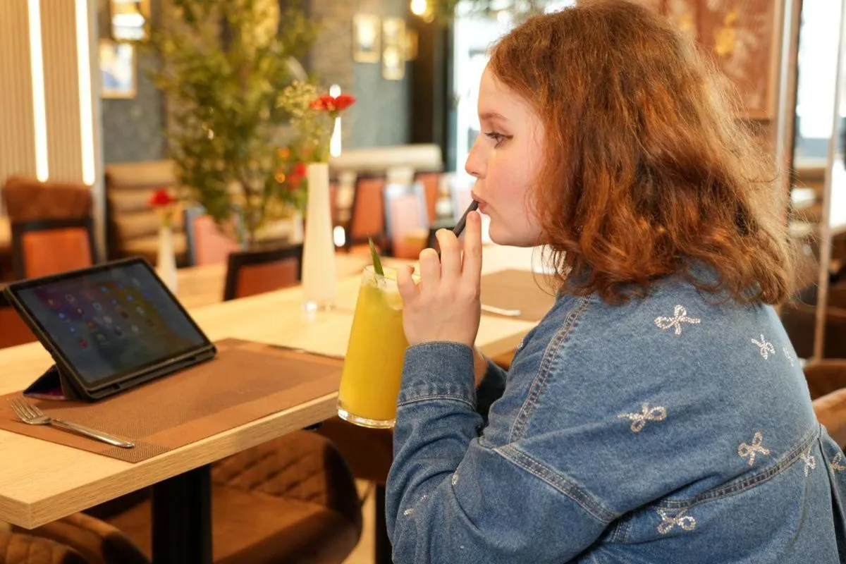 Restaurant/places to eat in Hotel Amper