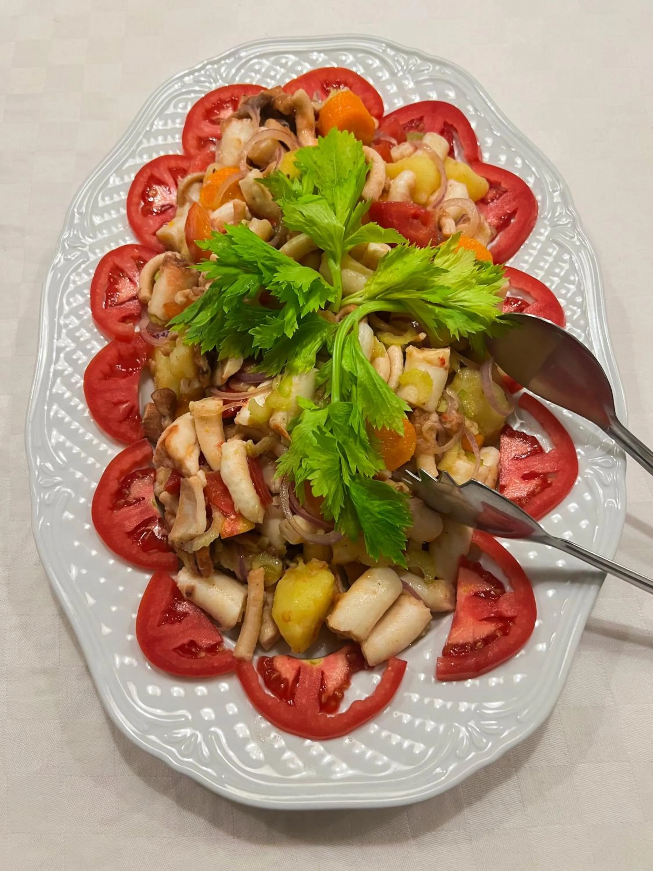 Food in Nyumba Ya Mbuyu