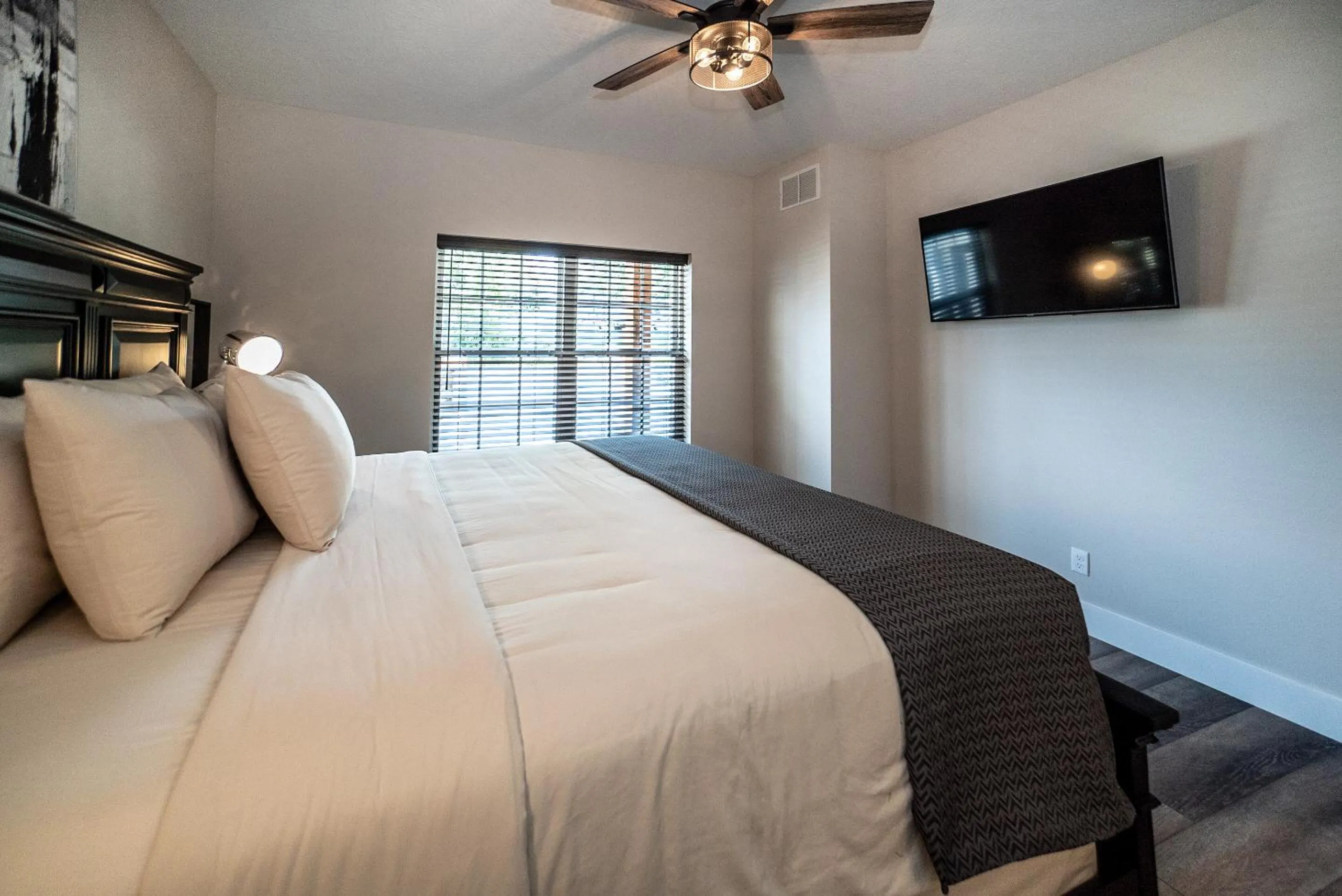 Bed in Reunion Lodges at Thousand Hills