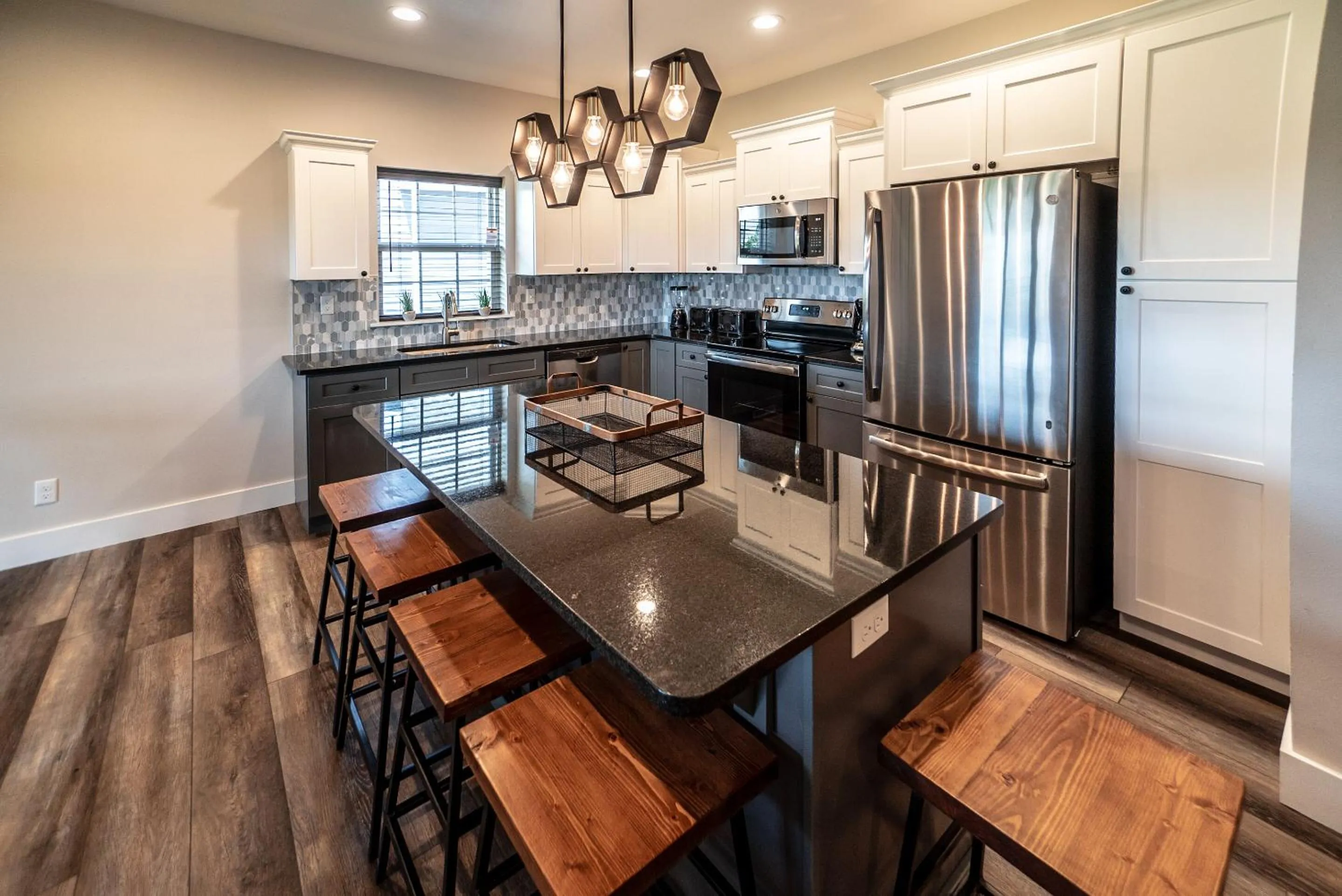 Kitchen or kitchenette in Reunion Lodges at Thousand Hills