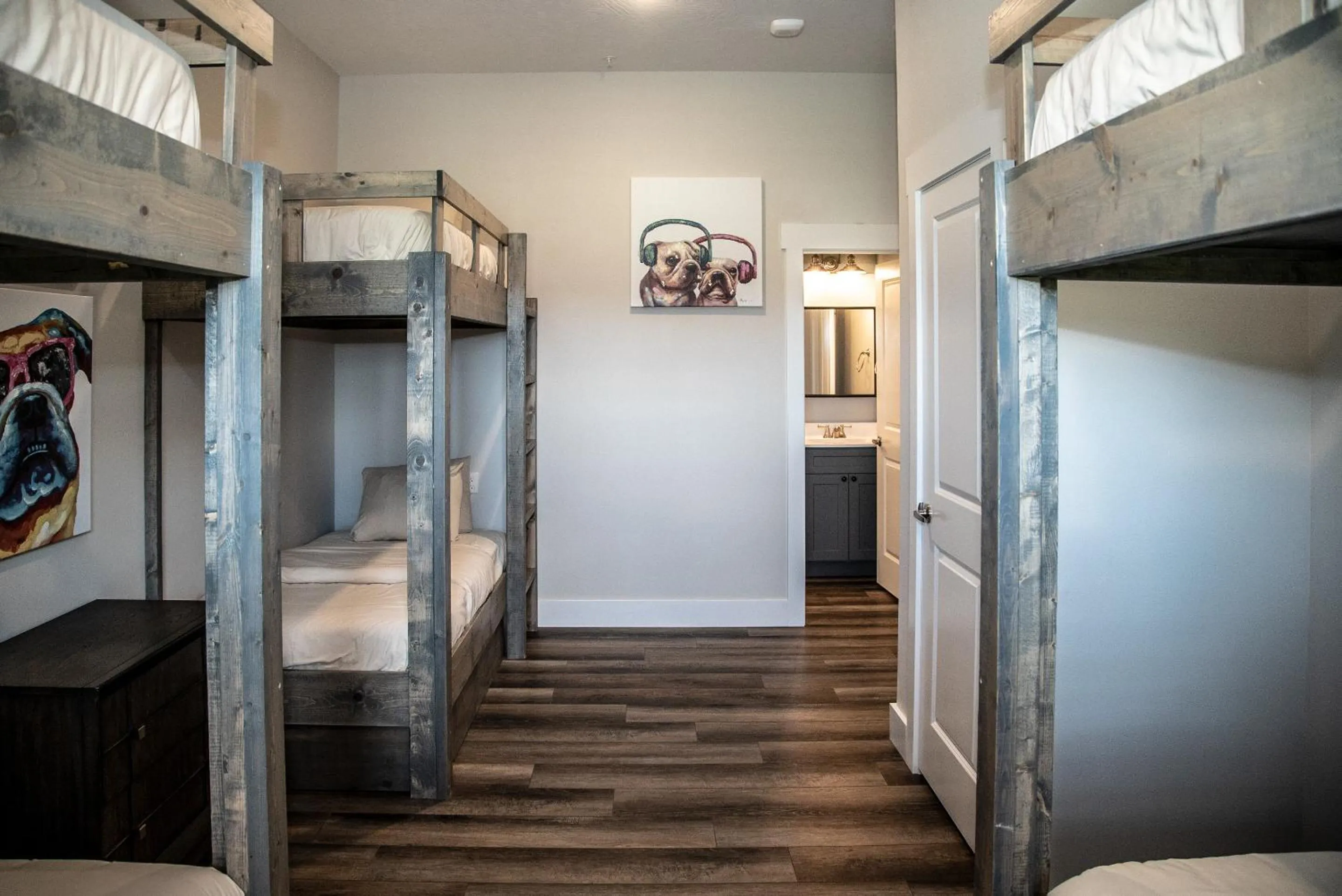 Bed in Reunion Lodges at Thousand Hills