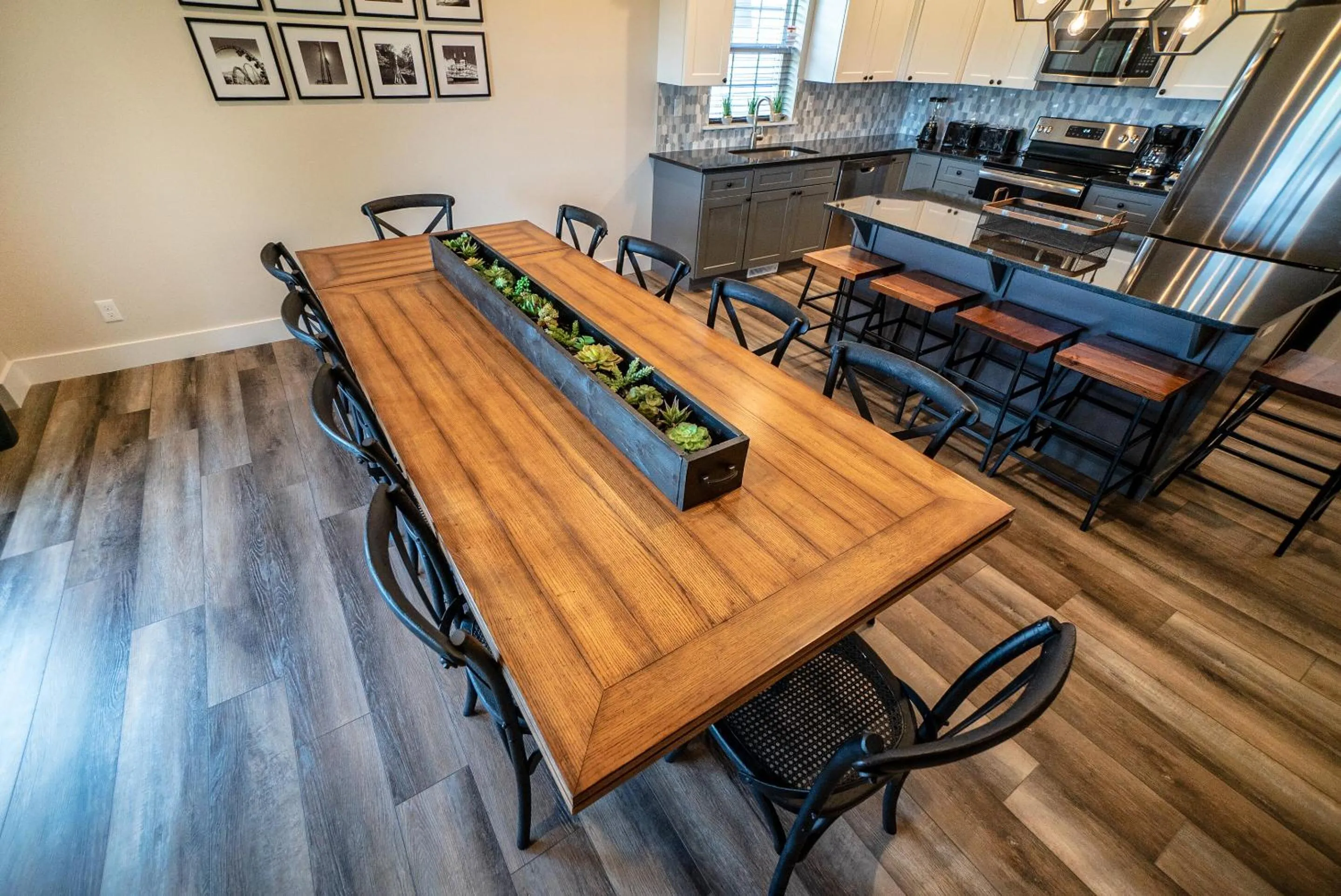 Kitchen or kitchenette in Reunion Lodges at Thousand Hills