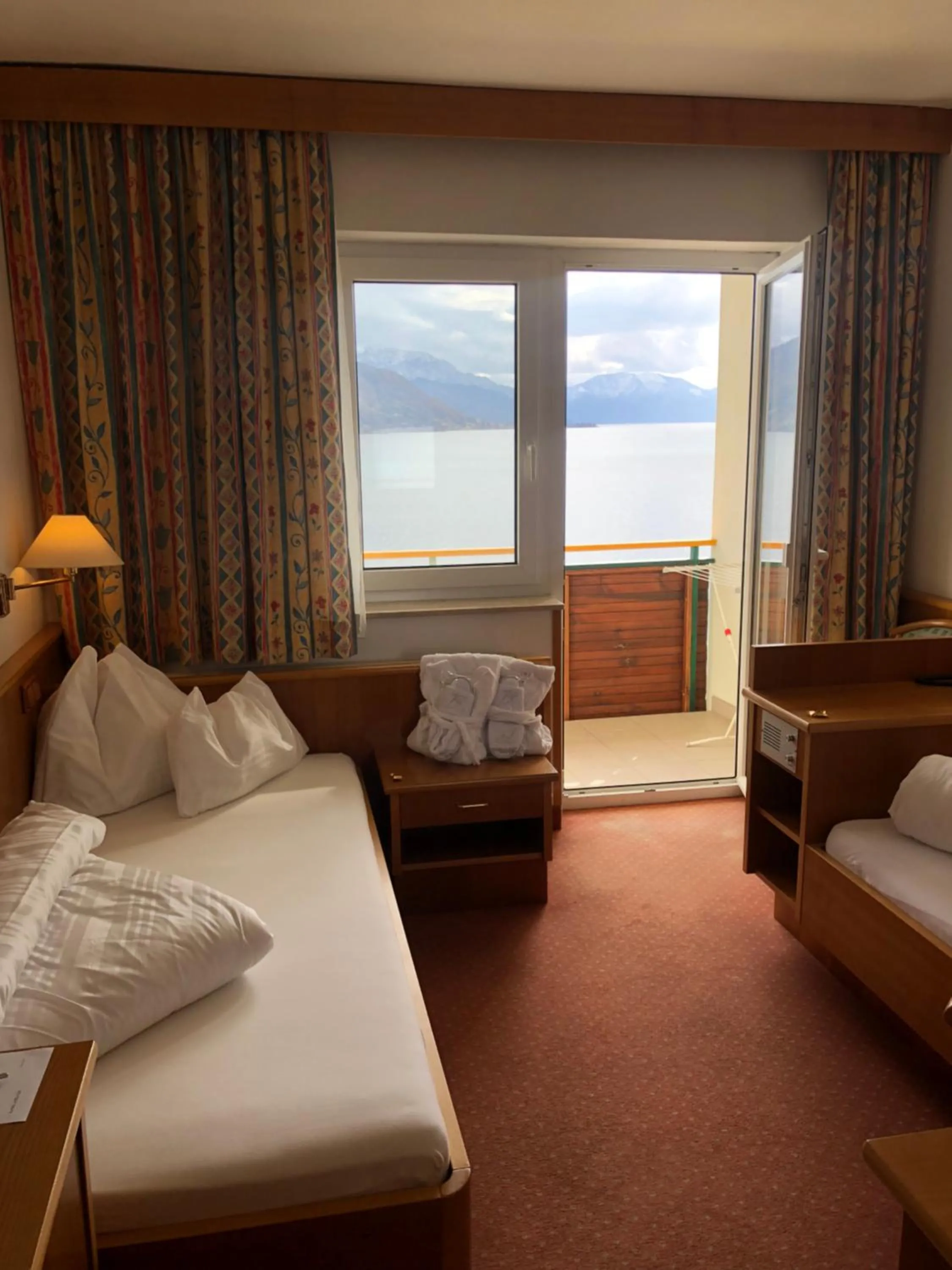 Twin Room with Balcony and Lake View in Hotel Attersee