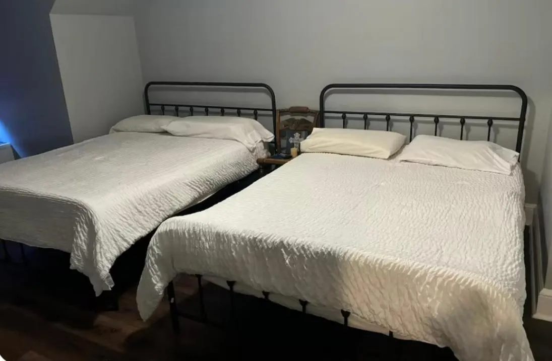 Bed in Pine Mountain Inn