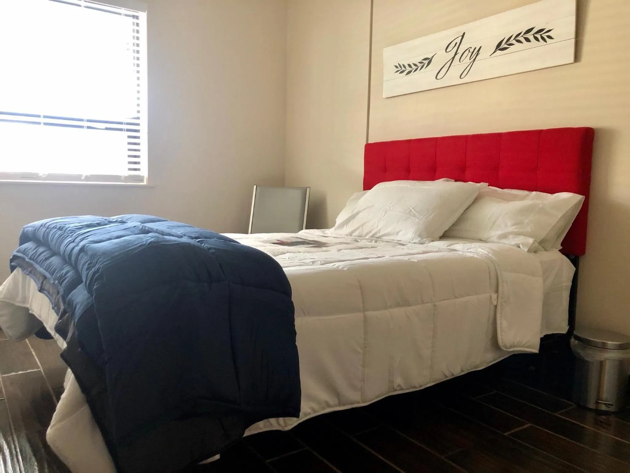 Bed in Pine Mountain Inn