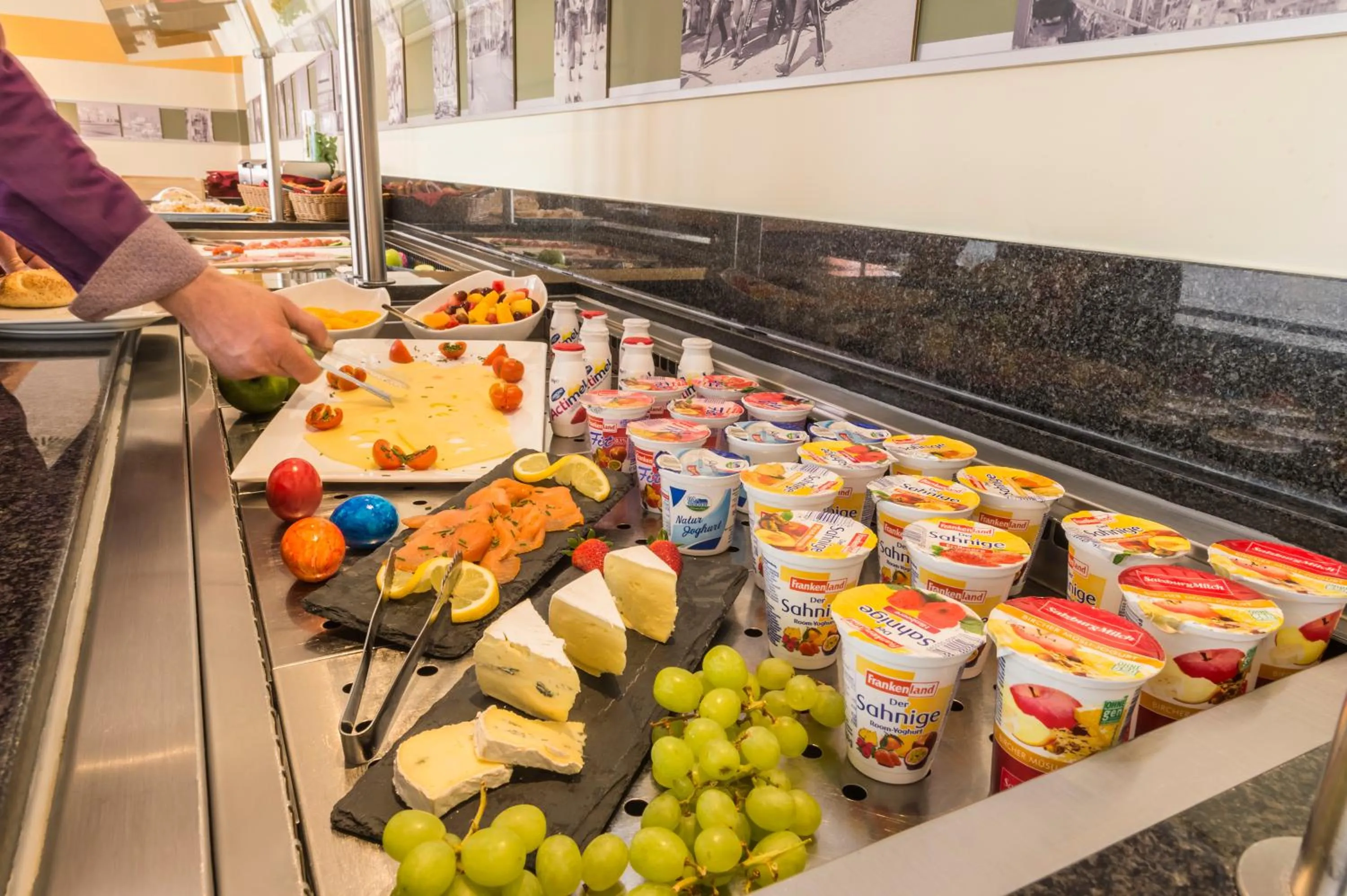 Restaurant/places to eat in Star G Hotel München Schwabing