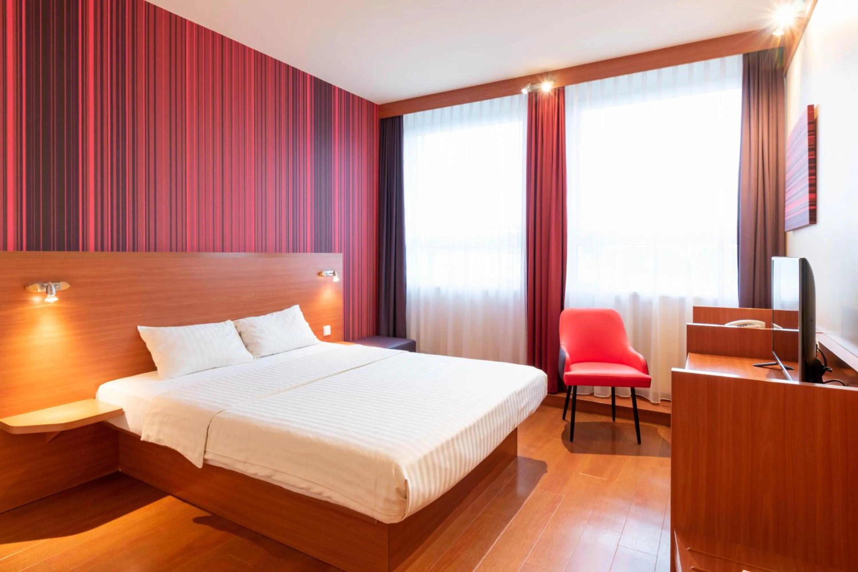 Bedroom, Bed in Star G Hotel München Schwabing