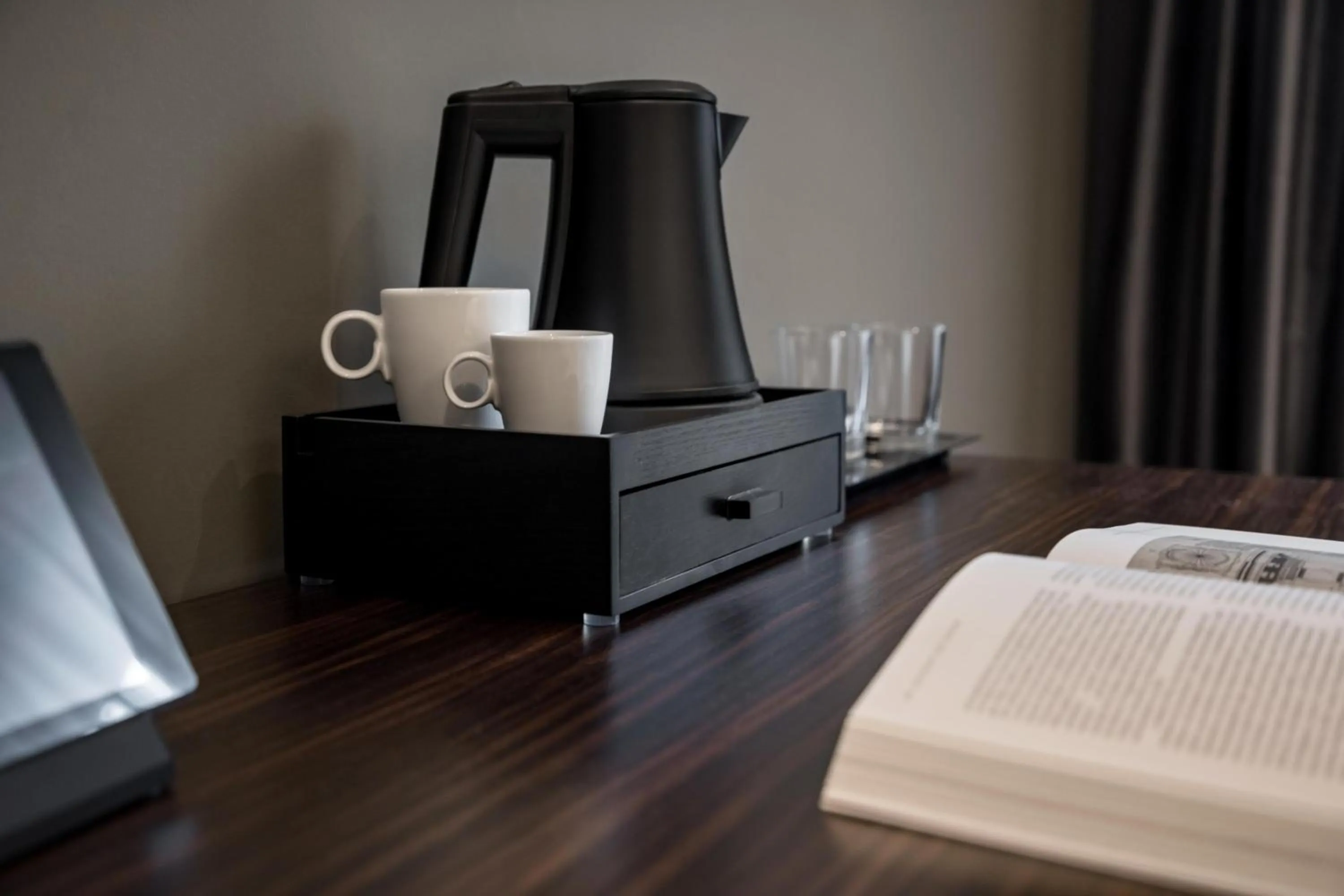 Coffee/tea facilities, Bed in Hotel AMANO Düsseldorf