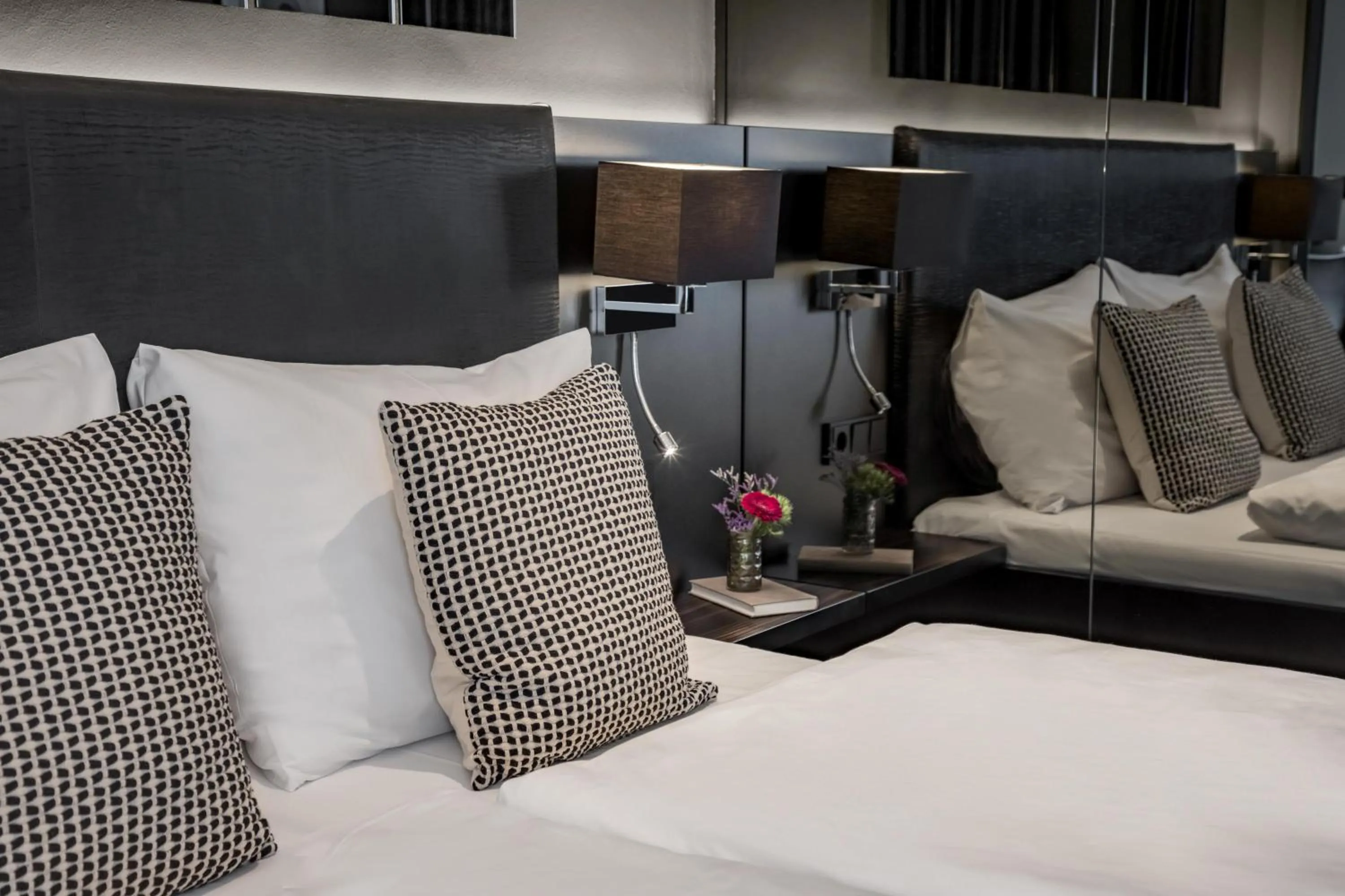 Bed in Hotel AMANO Düsseldorf